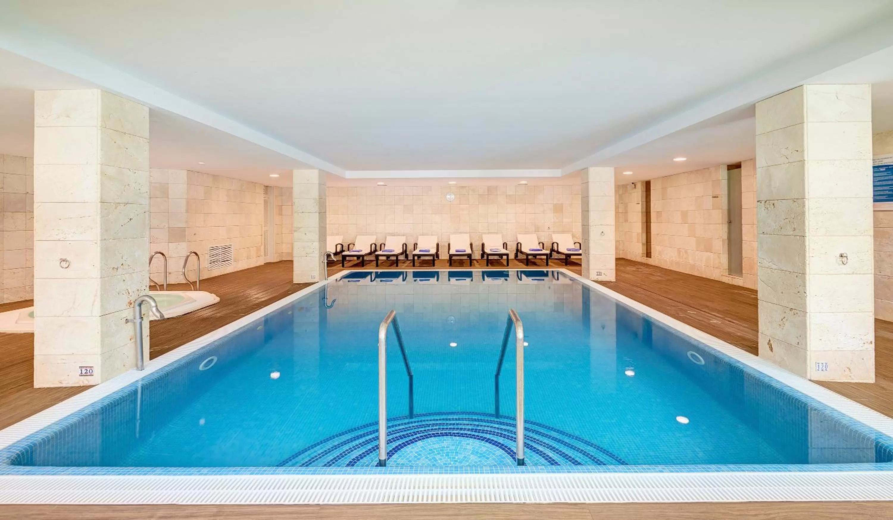 Swimming pool in Hipotels Hipocampo Playa