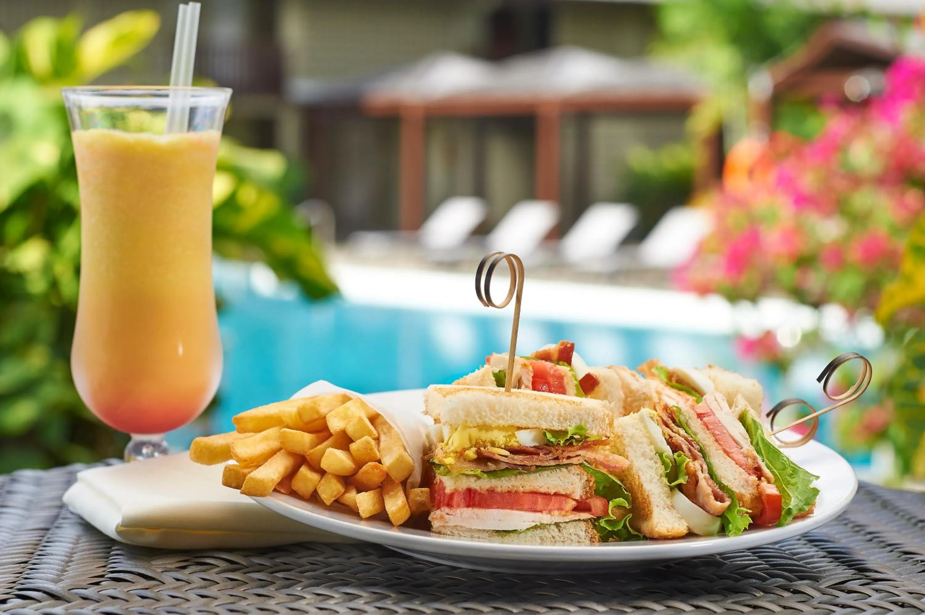 Restaurant/places to eat in Mount Irvine Bay Resort