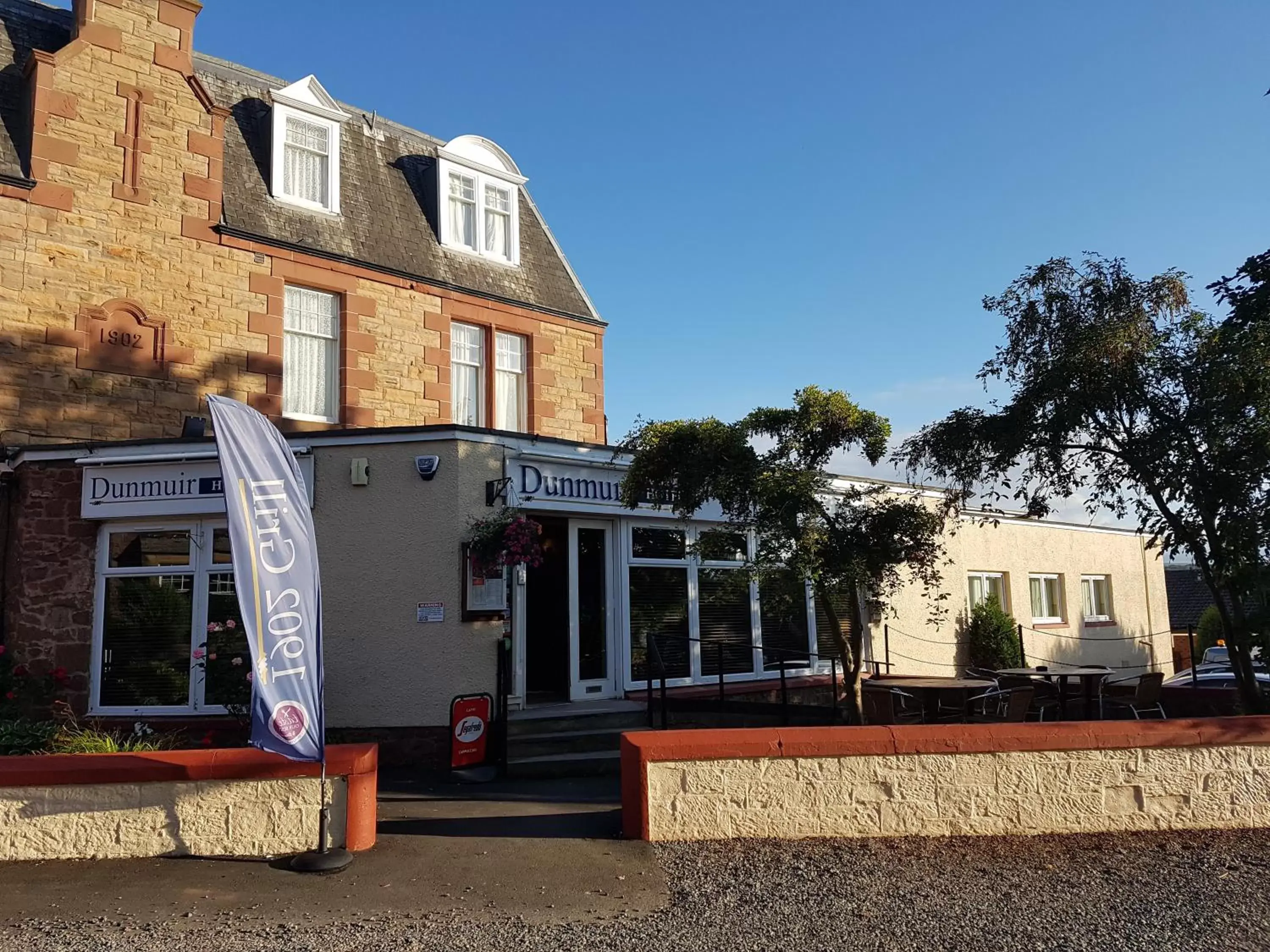 Facade/entrance in Dunmuir Hotel