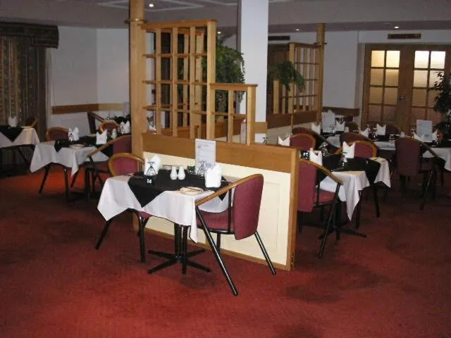 Restaurant/places to eat in Centrepoint Motor Inn