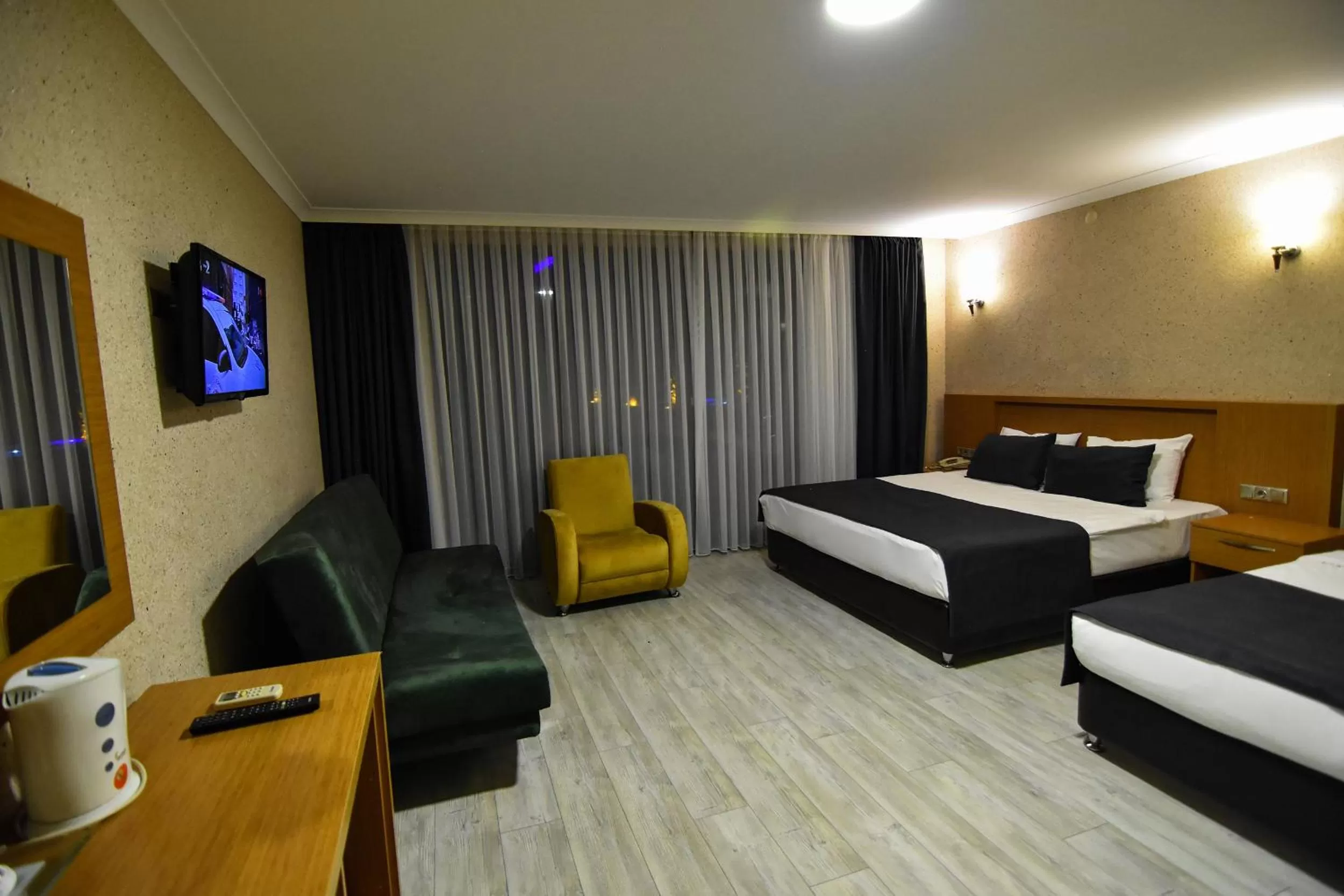 Photo of the whole room in Sandal Otel