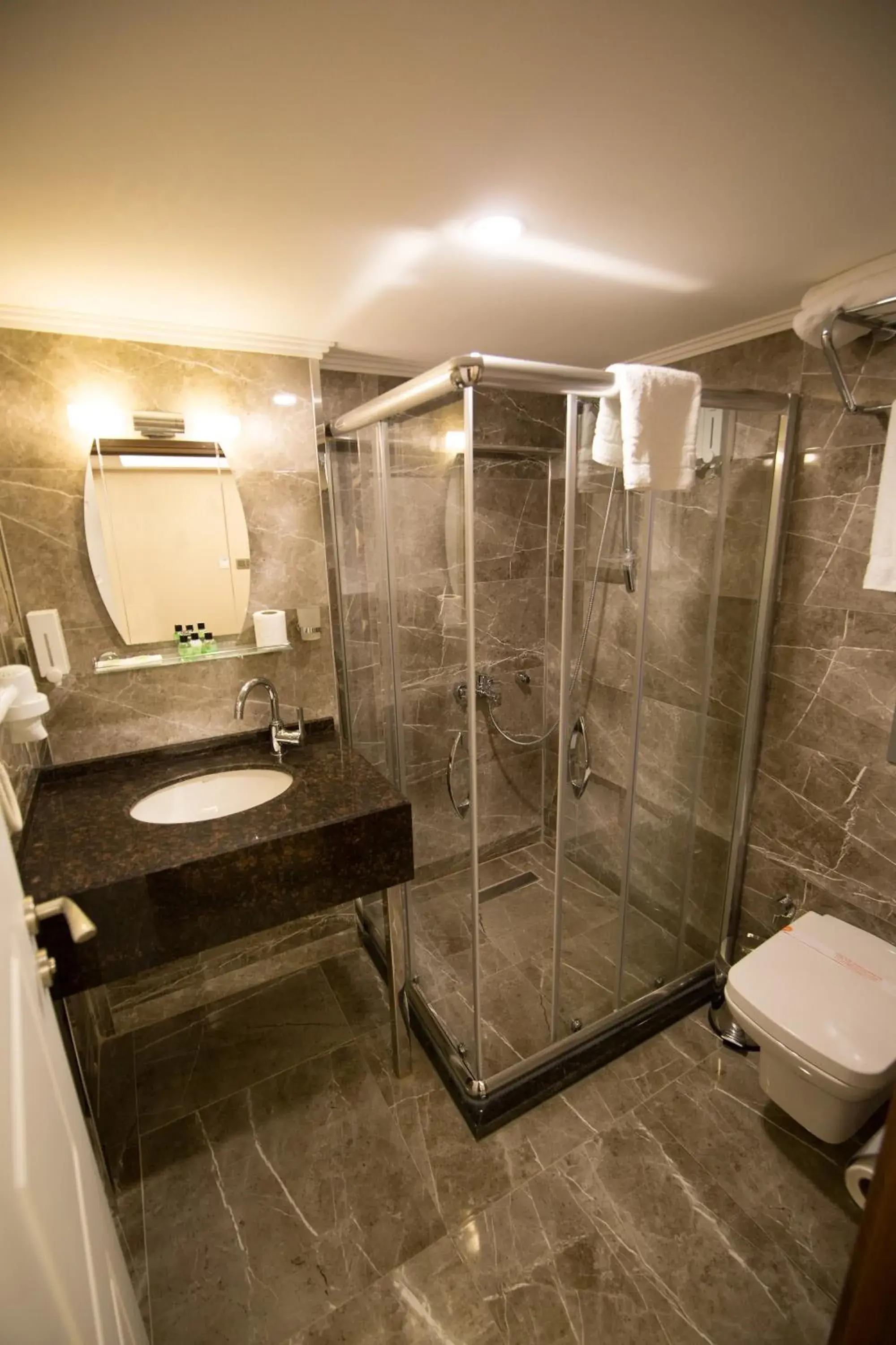 Bathroom in Ruba Palace Thermal Hotel