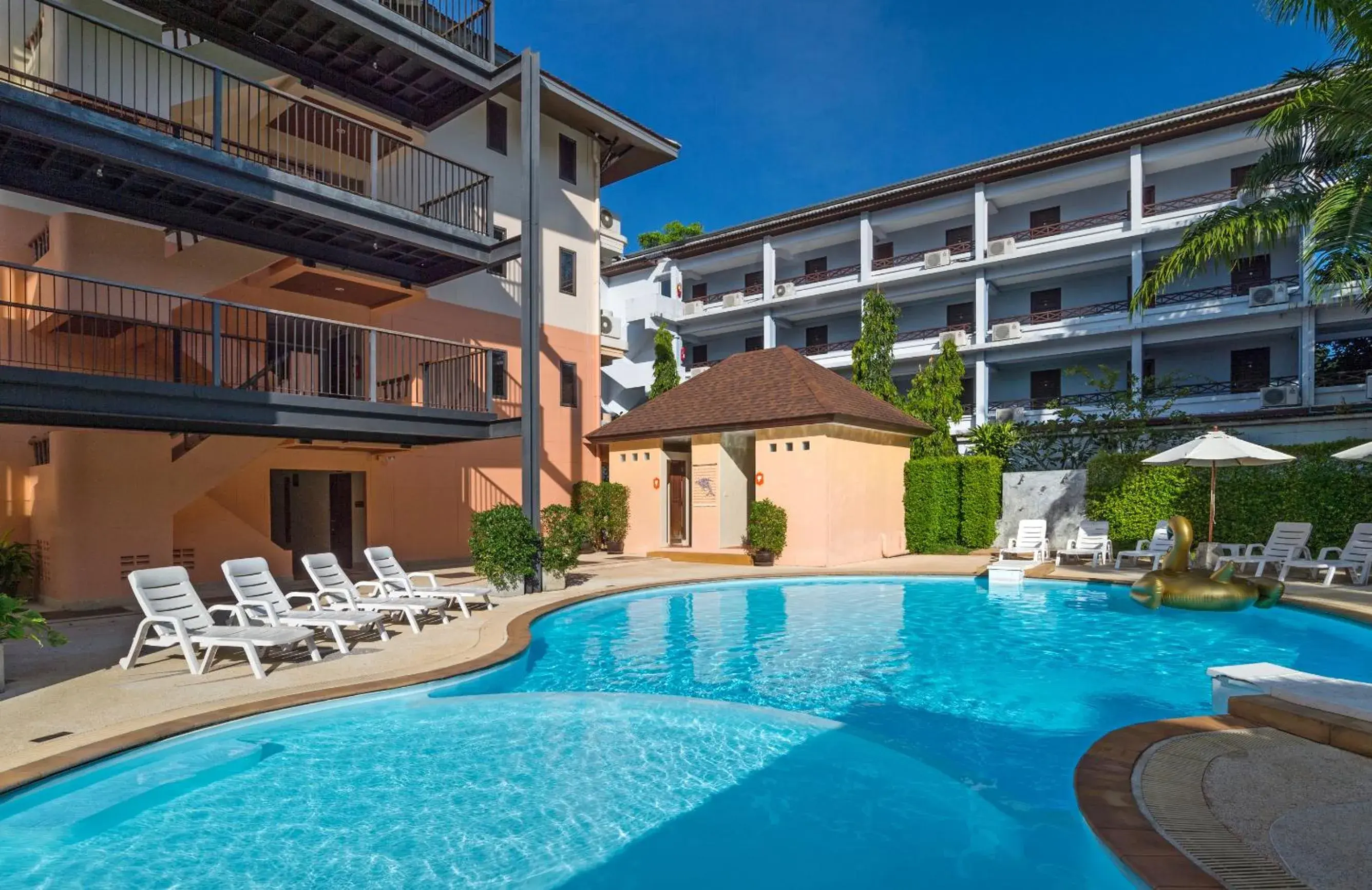 Swimming Pool in Srisuksant Resort