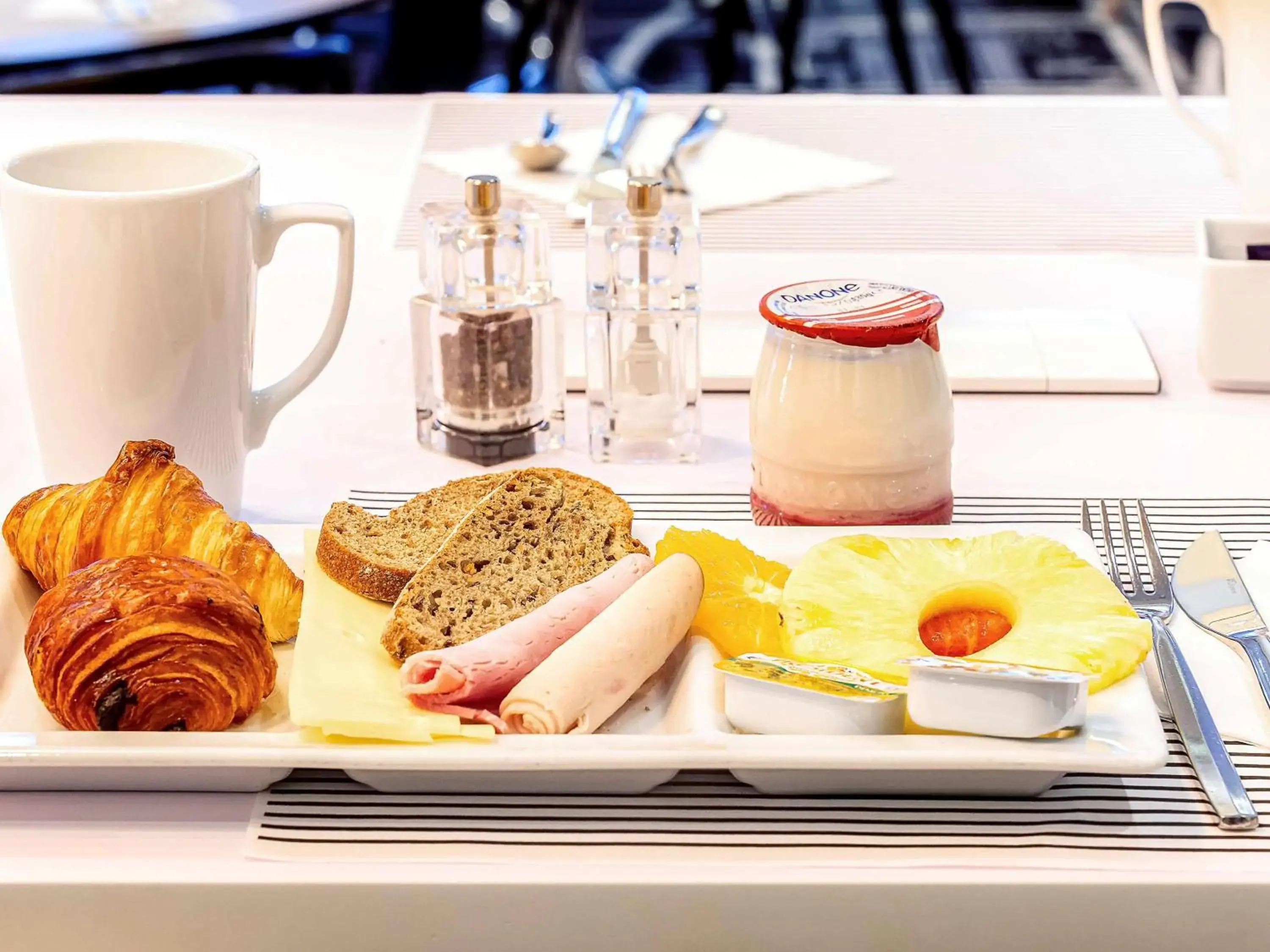 Restaurant/places to eat, Breakfast in Novotel Paris Rueil Malmaison