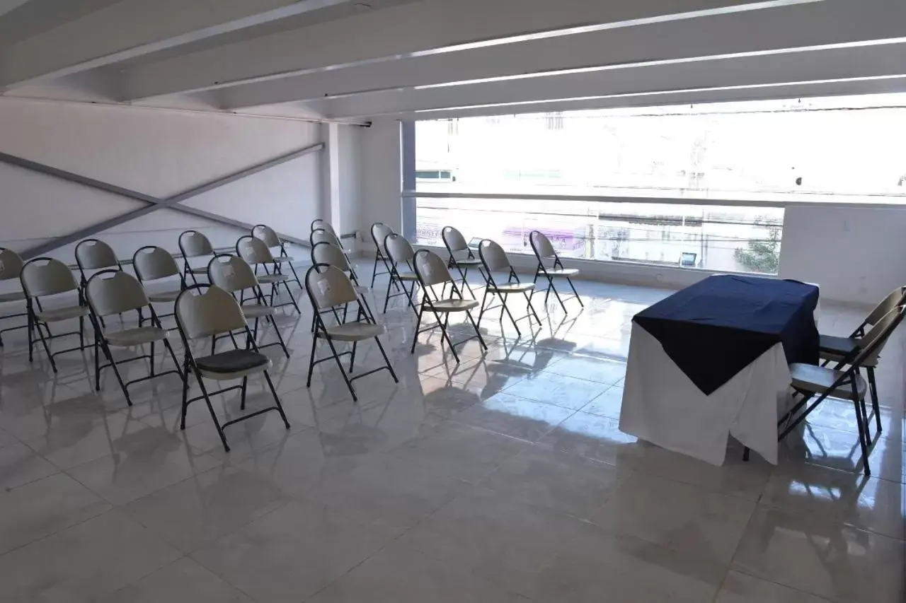 Meeting/conference room in Hotel del Arte y Figura