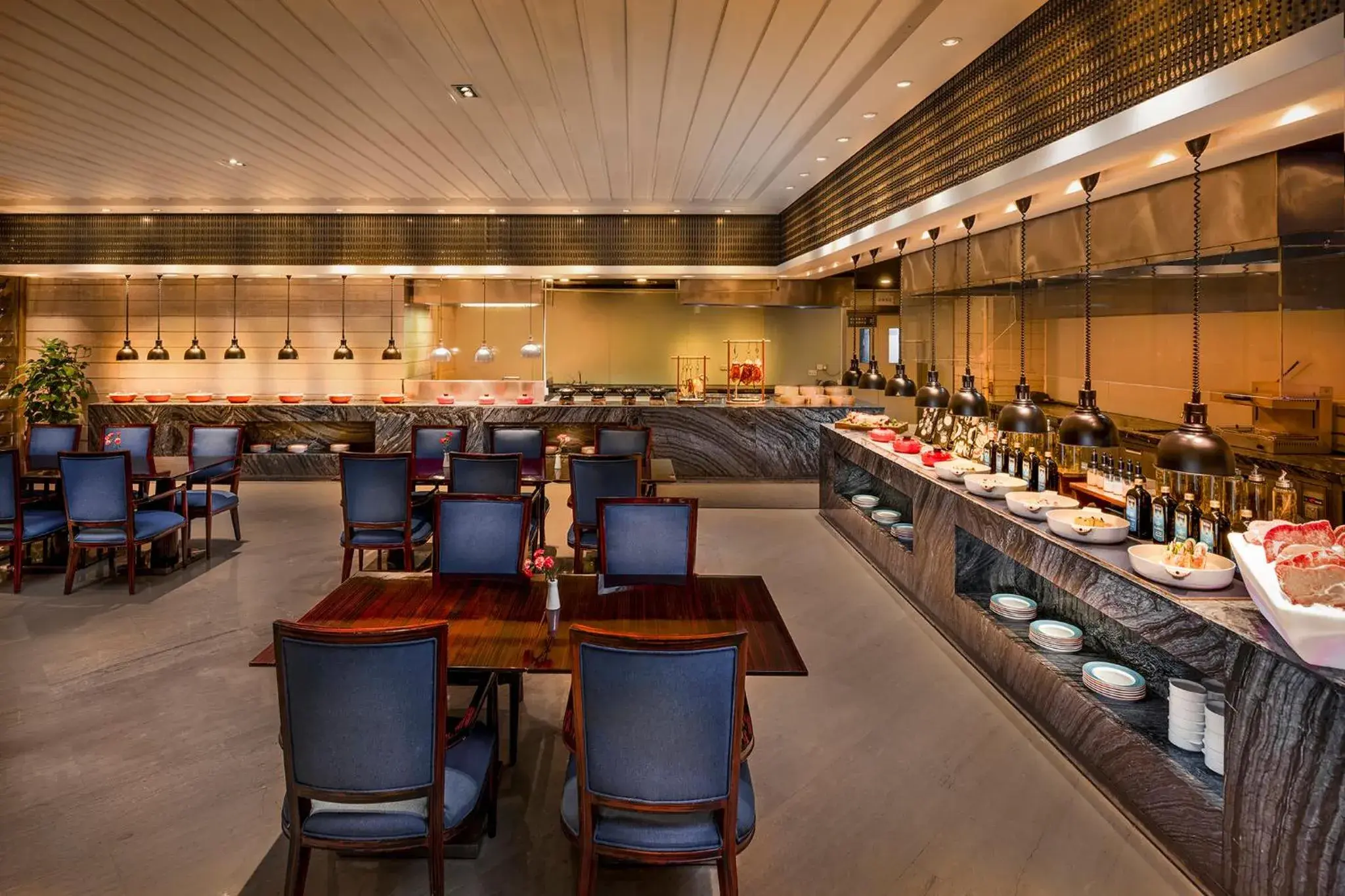 Restaurant/places to eat in Crowne Plaza Shenzhen Longgang City Centre by IHG Restaurant/places to eat in Crowne Plaza Shenzhen Longgang City Centre by IHG