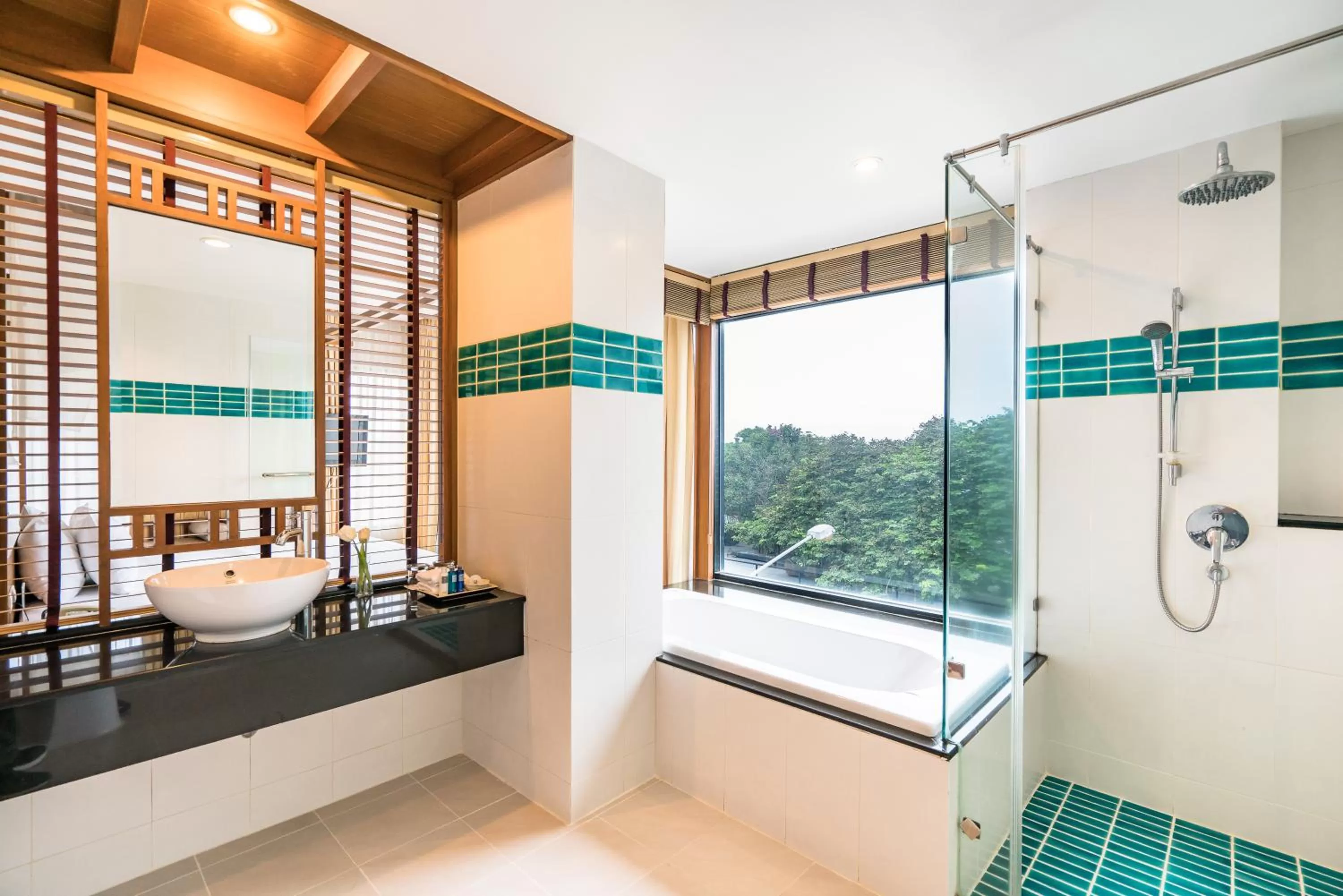 Shower in Cosy Beach Hotel - SHA Extra Plus
