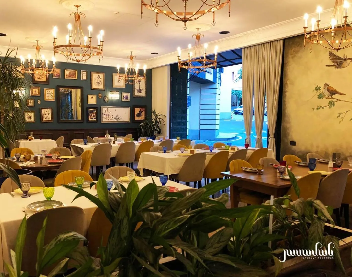 Restaurant/places to eat in Diamond Hotel Yerevan
