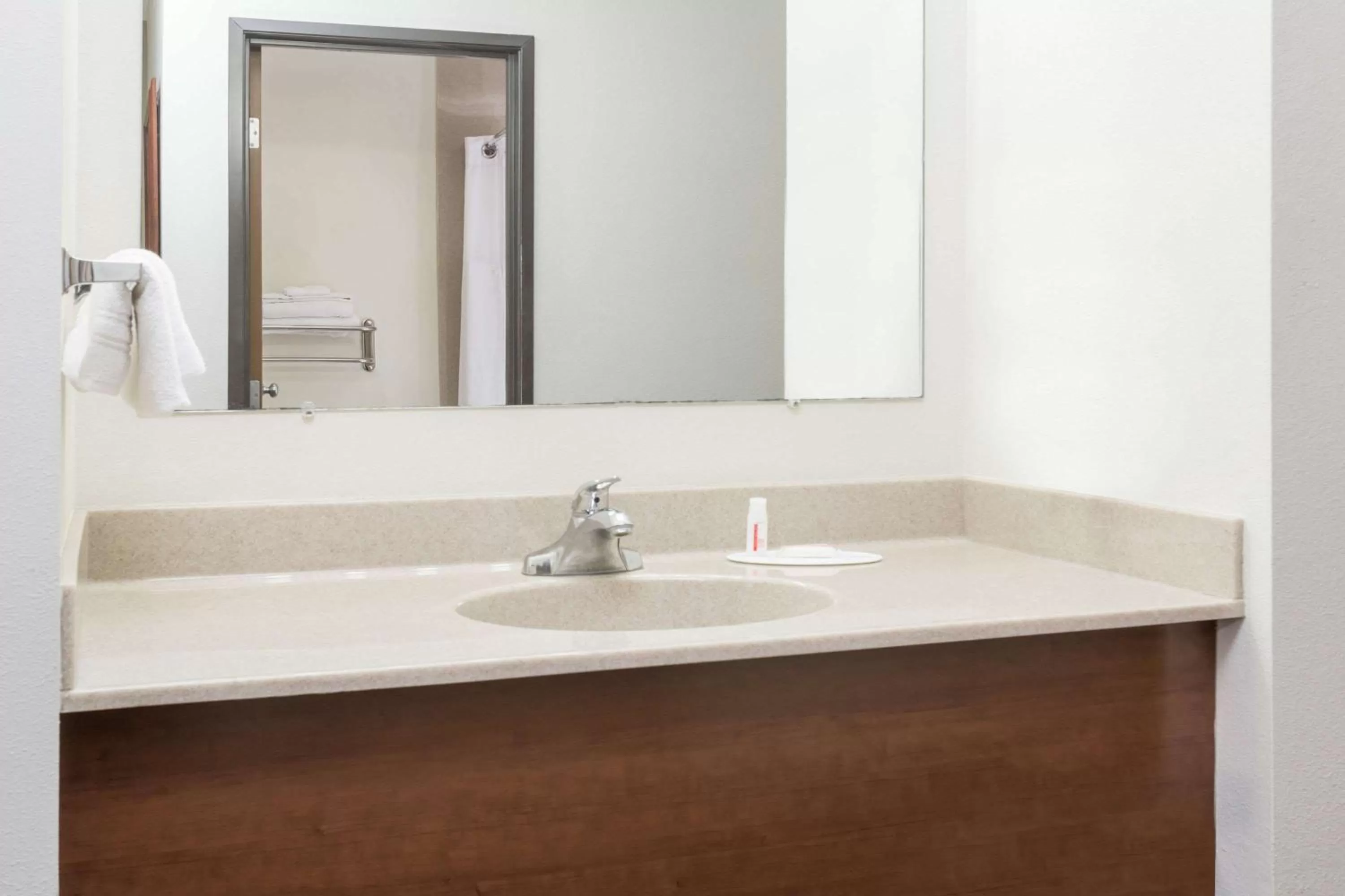 Bathroom in Days Inn by Wyndham Sidney NE