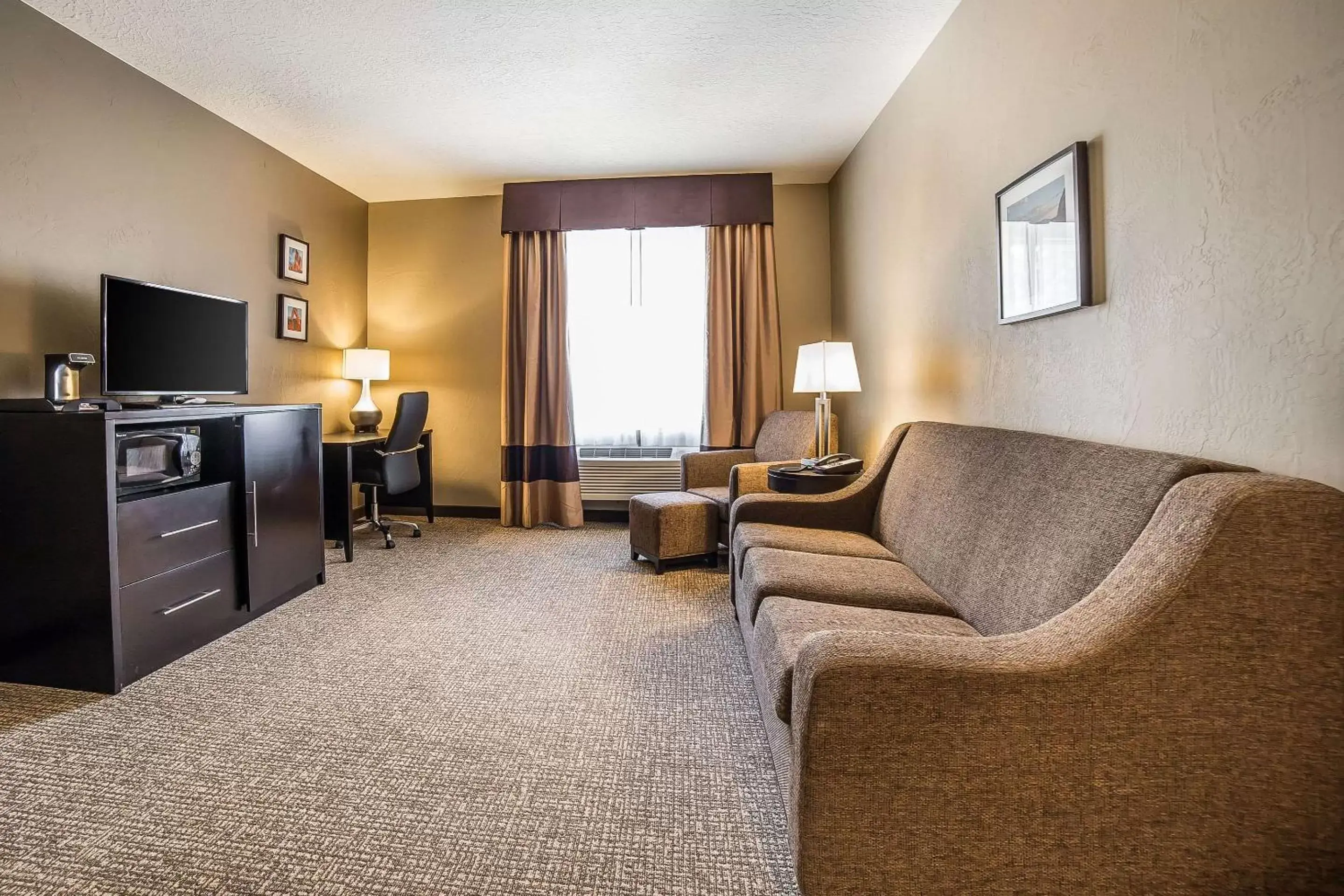 Photo of the whole room, Seating Area in Comfort Inn & Suites Vernal - National Monument Area