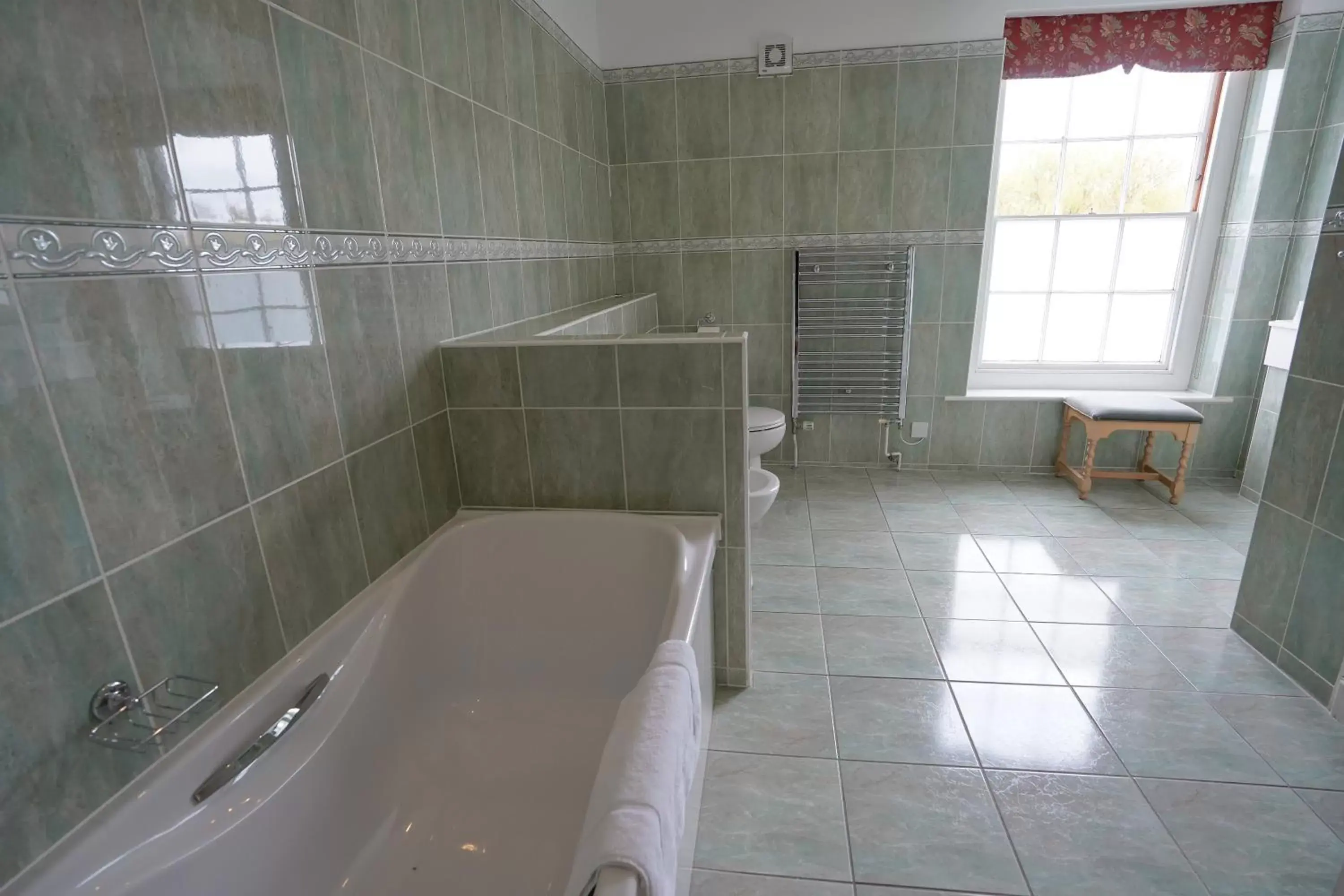 Bathroom in Waveney House Hotel