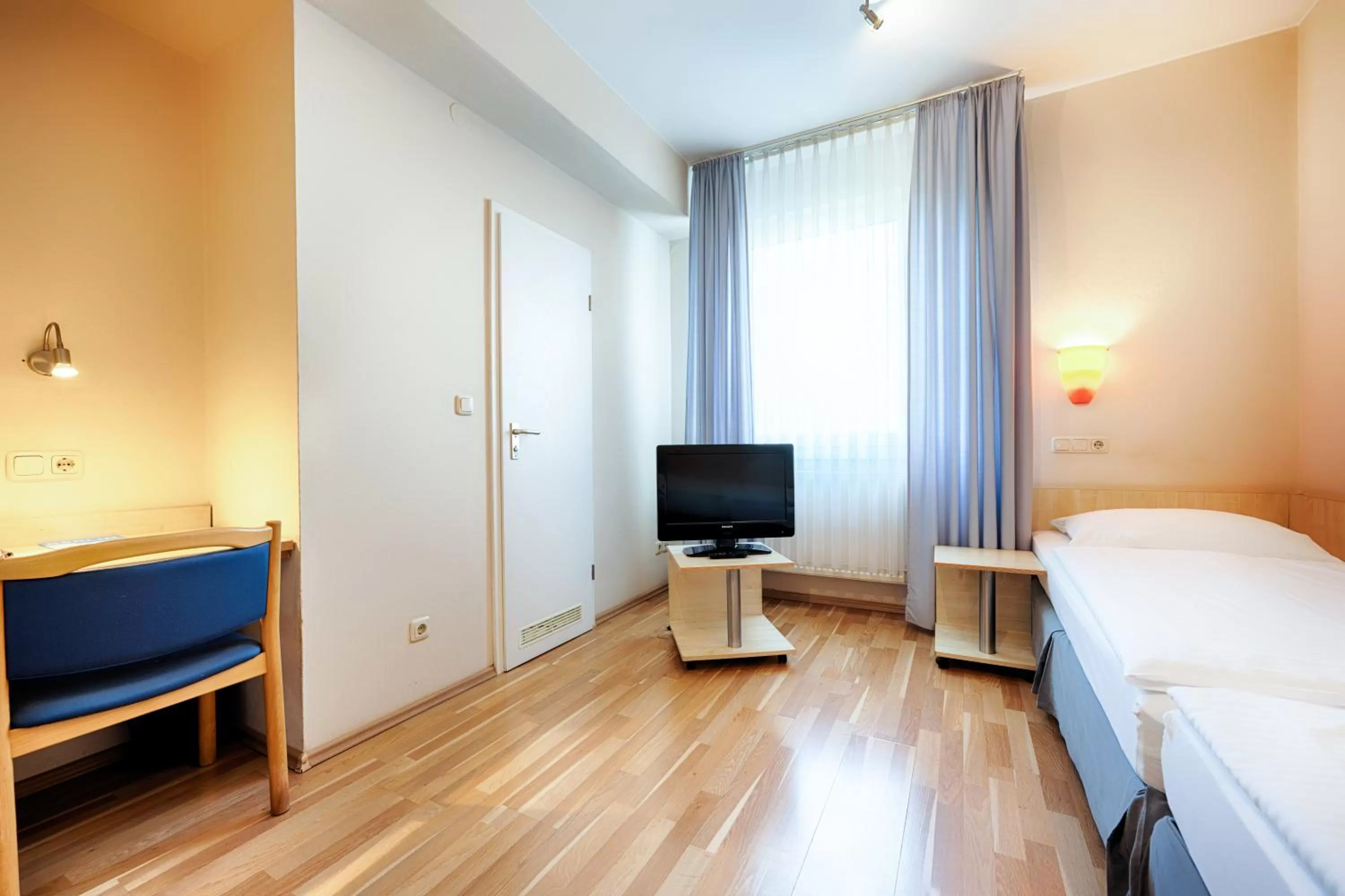 TV and multimedia, Bed in enjoy hotel Berlin City Messe