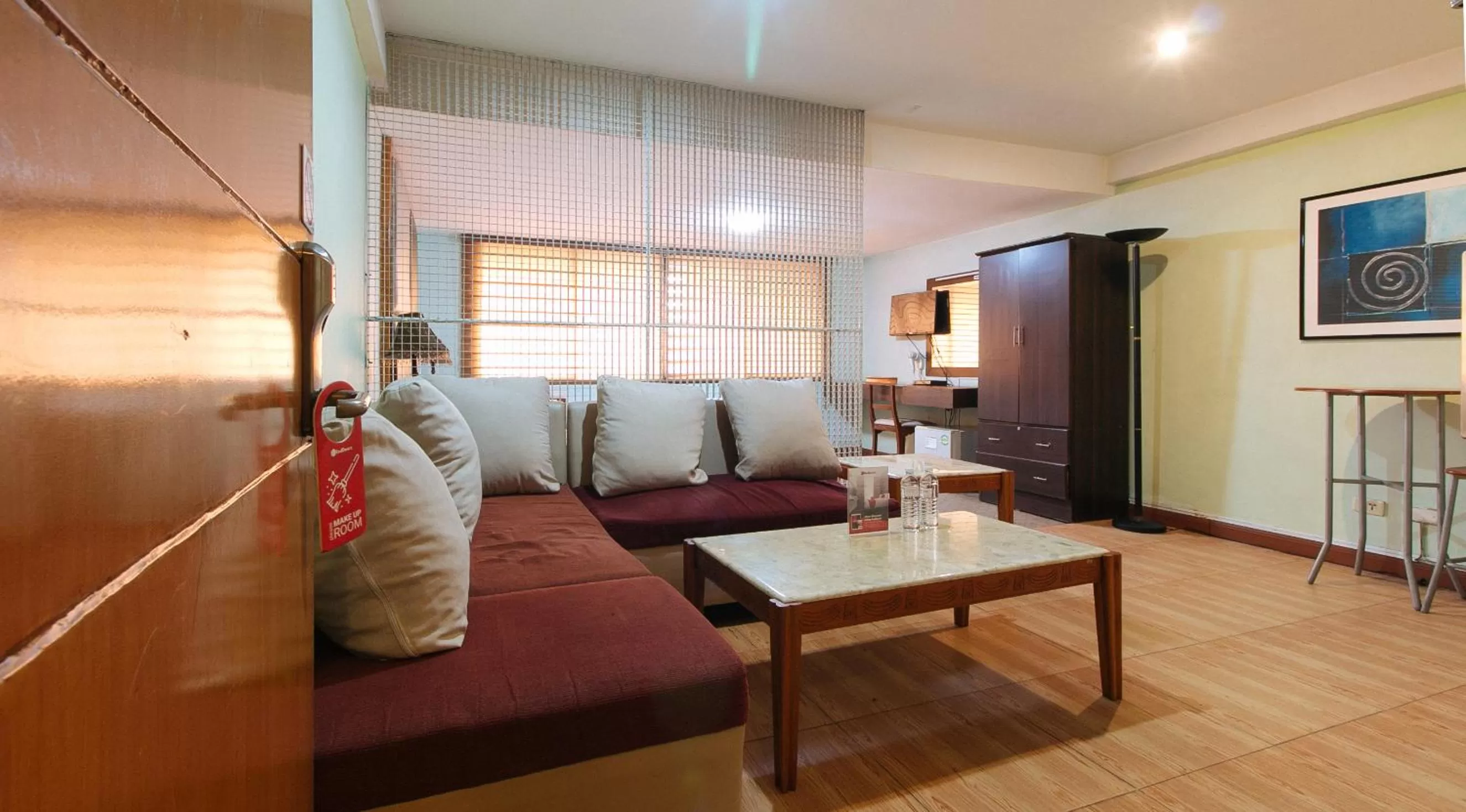 Seating area in RedDoorz at Timog Avenue Quezon City