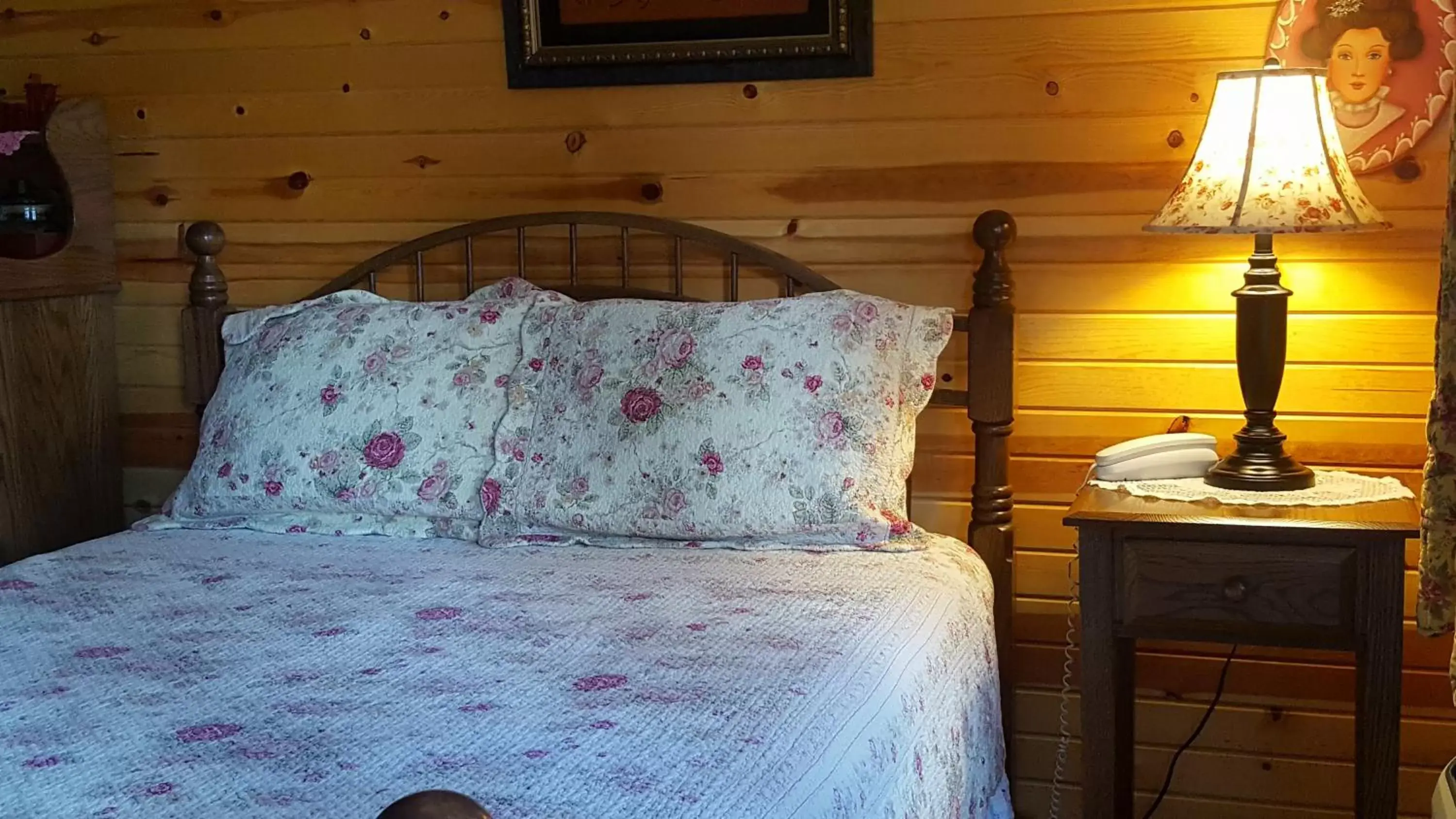 Bed in Amish Blessings Cabins