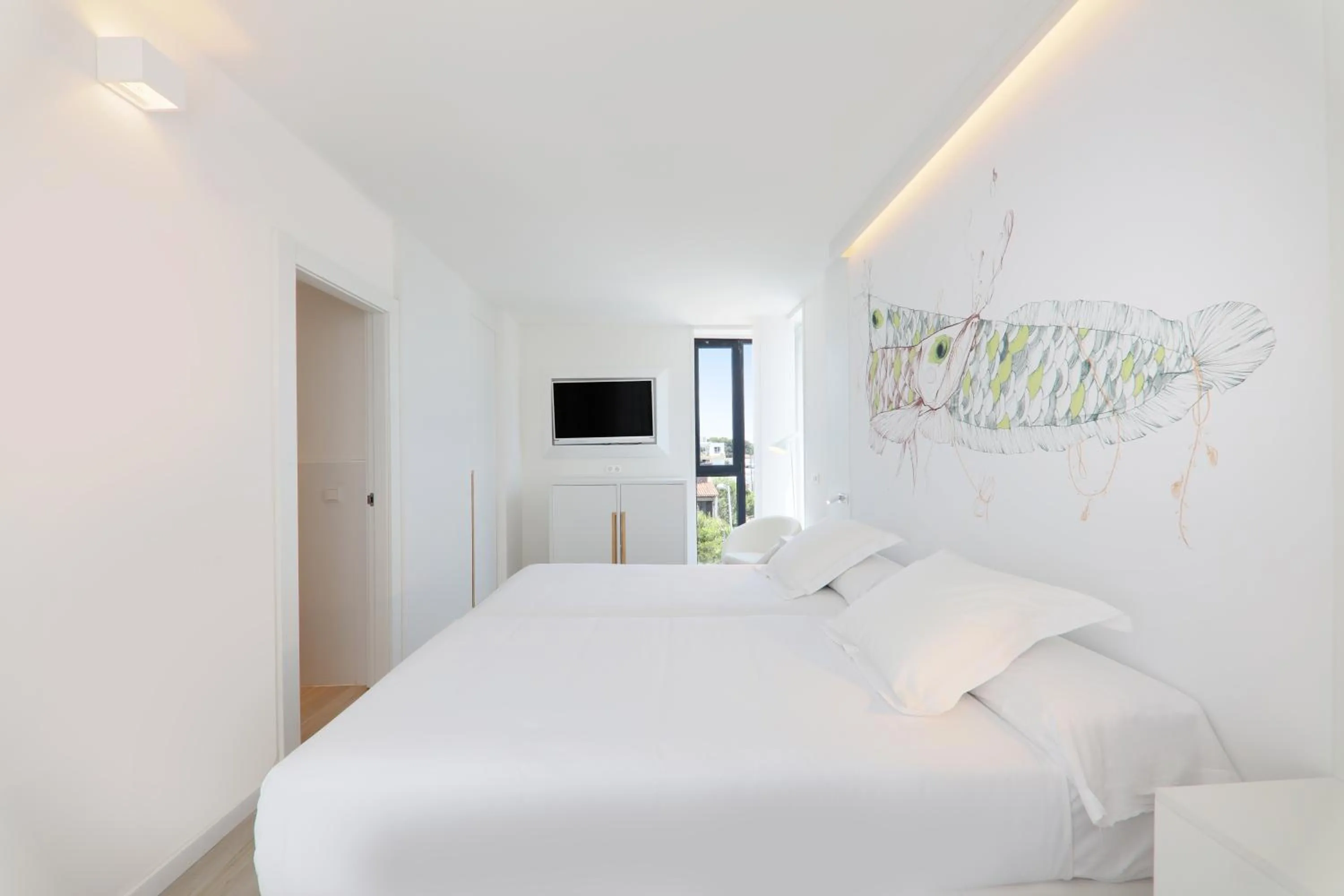 Bedroom, Bed in Iberostar Waves Bahía de Palma - Adults Only