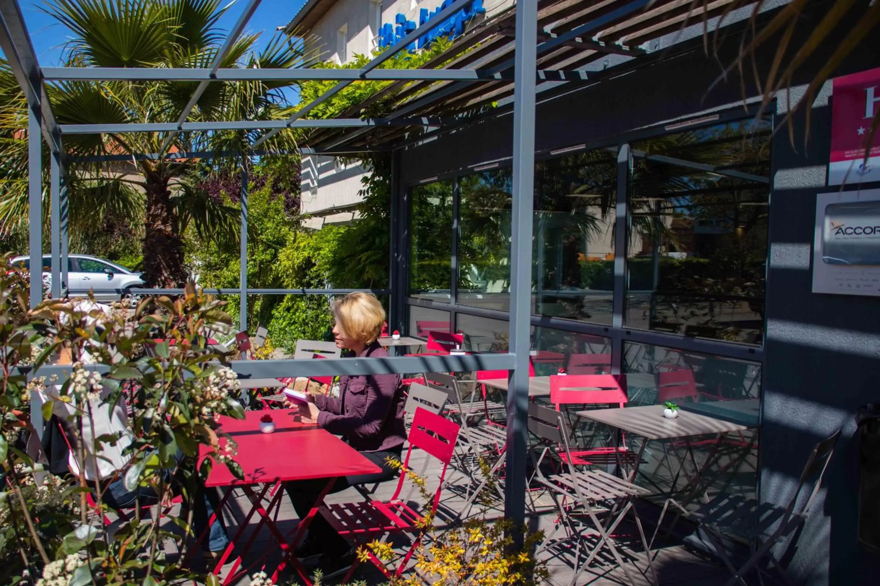 Patio, Restaurant/Places to Eat in ibis budget Carcassonne La Cité