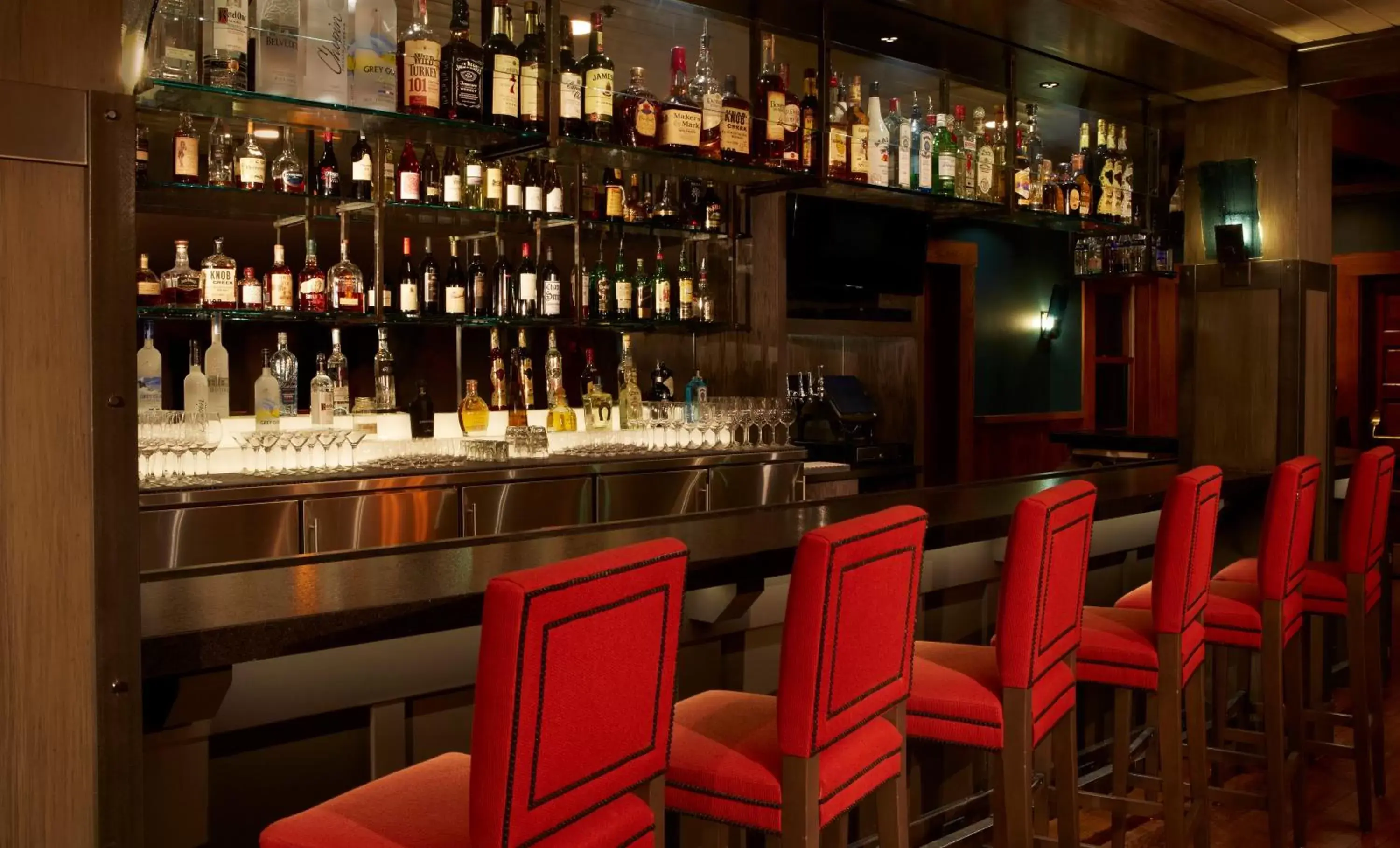 Lounge or bar in Sunnyside Resort and Lodge Lounge or bar in Sunnyside Resort and Lodge