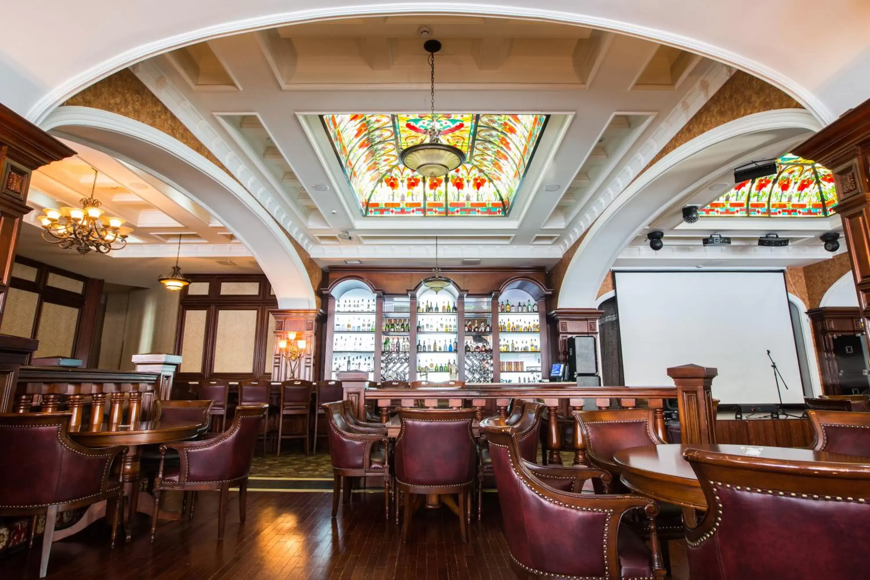 Restaurant/places to eat in Bishrelt Hotel Restaurant/places to eat in Bishrelt Hotel