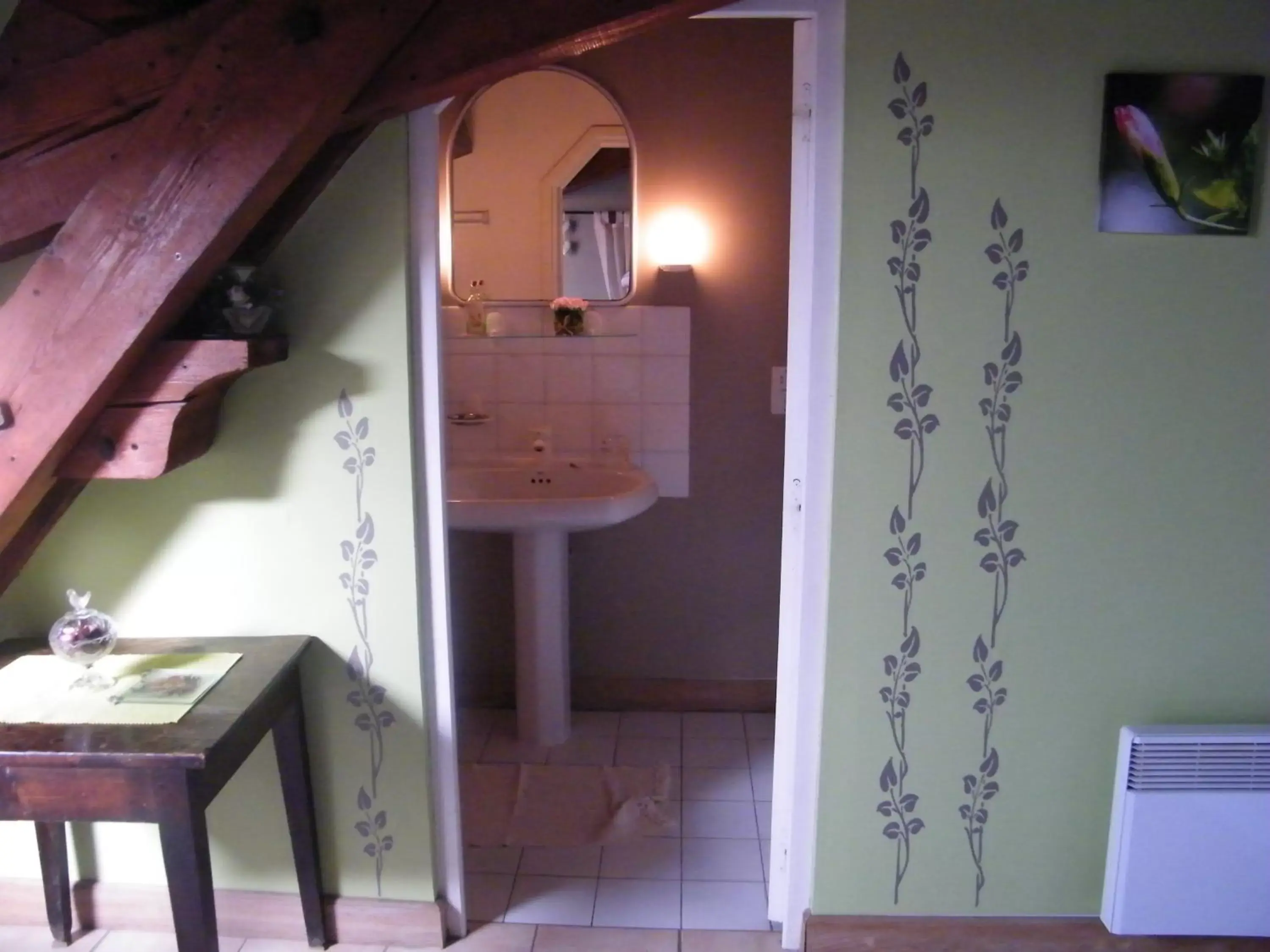 Bed, Bathroom in Domaine La Sauzette