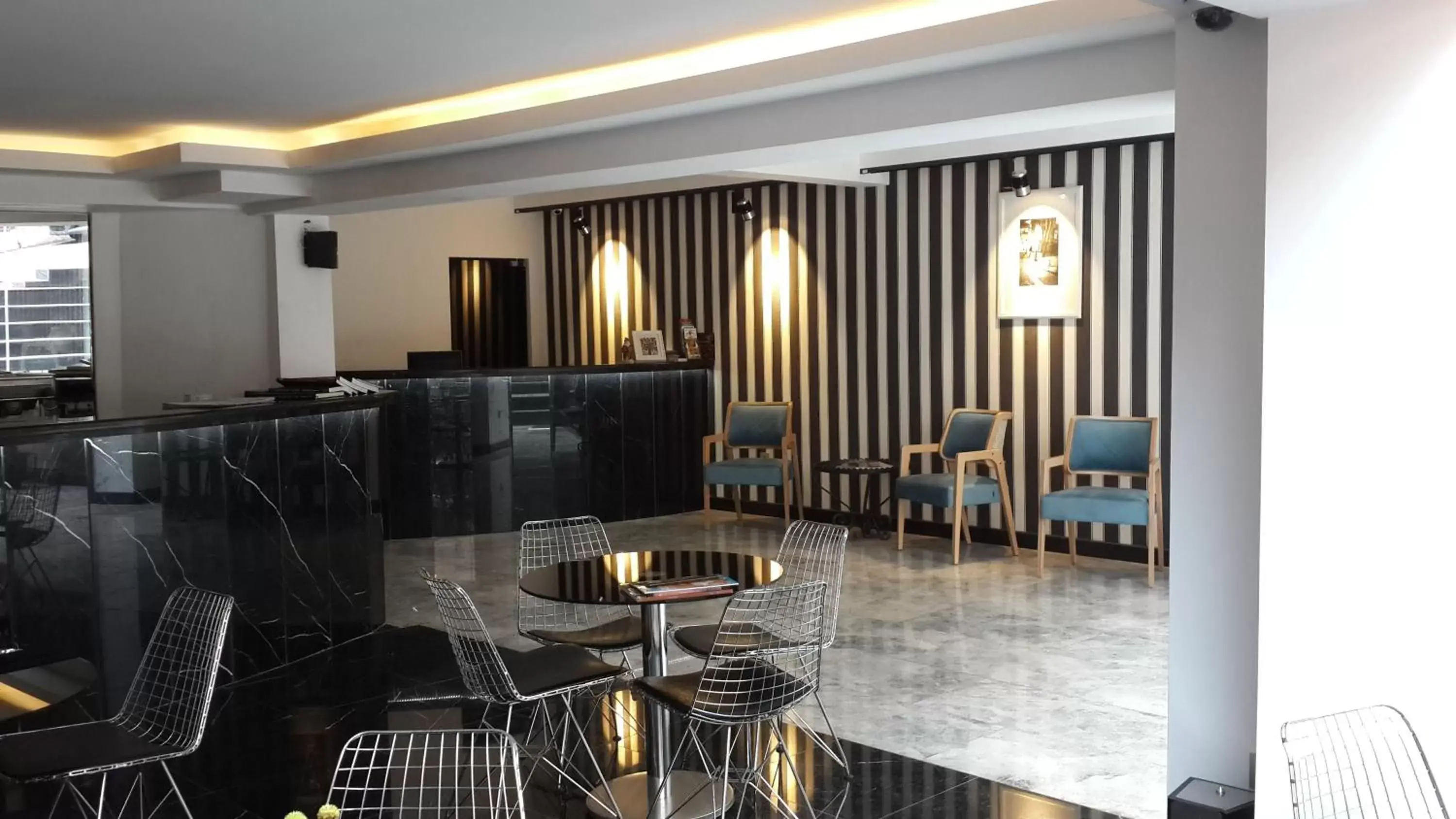Lobby or reception in Semsan Hotel