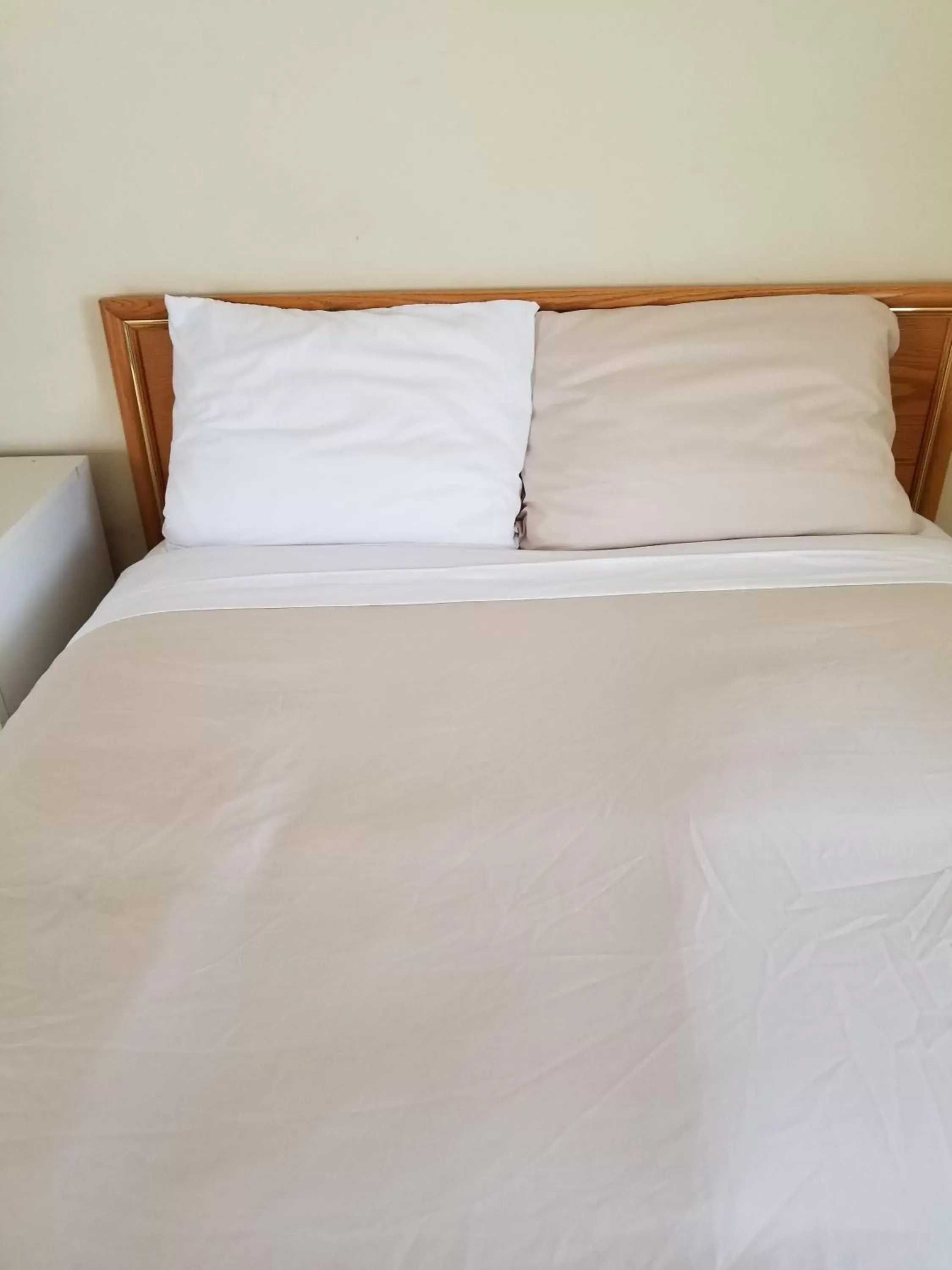 Bed in Melsask Motel