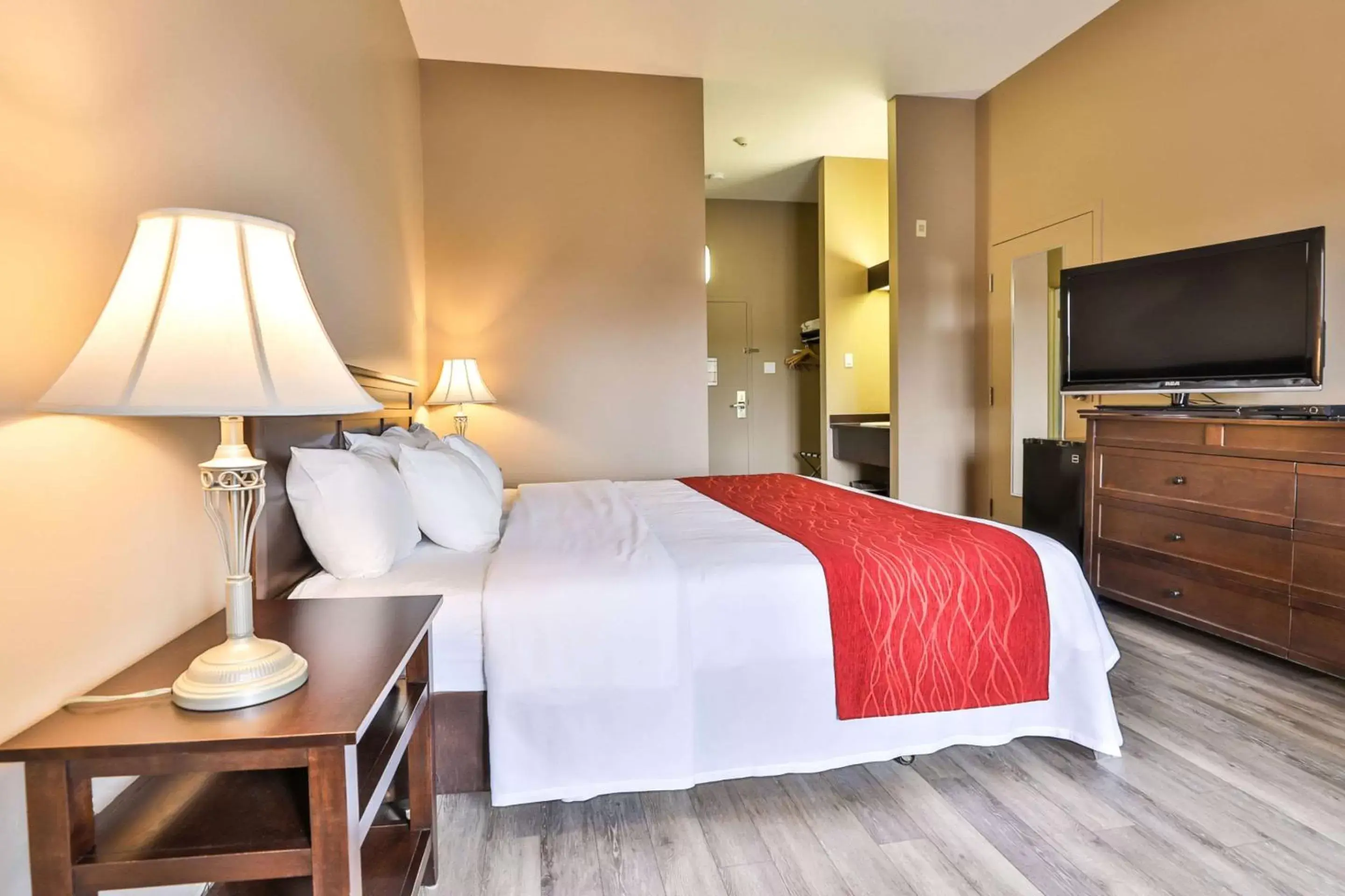 Photo of the whole room, Bed in Comfort Inn & Suites Photo of the whole room, Bed in Comfort Inn & Suites