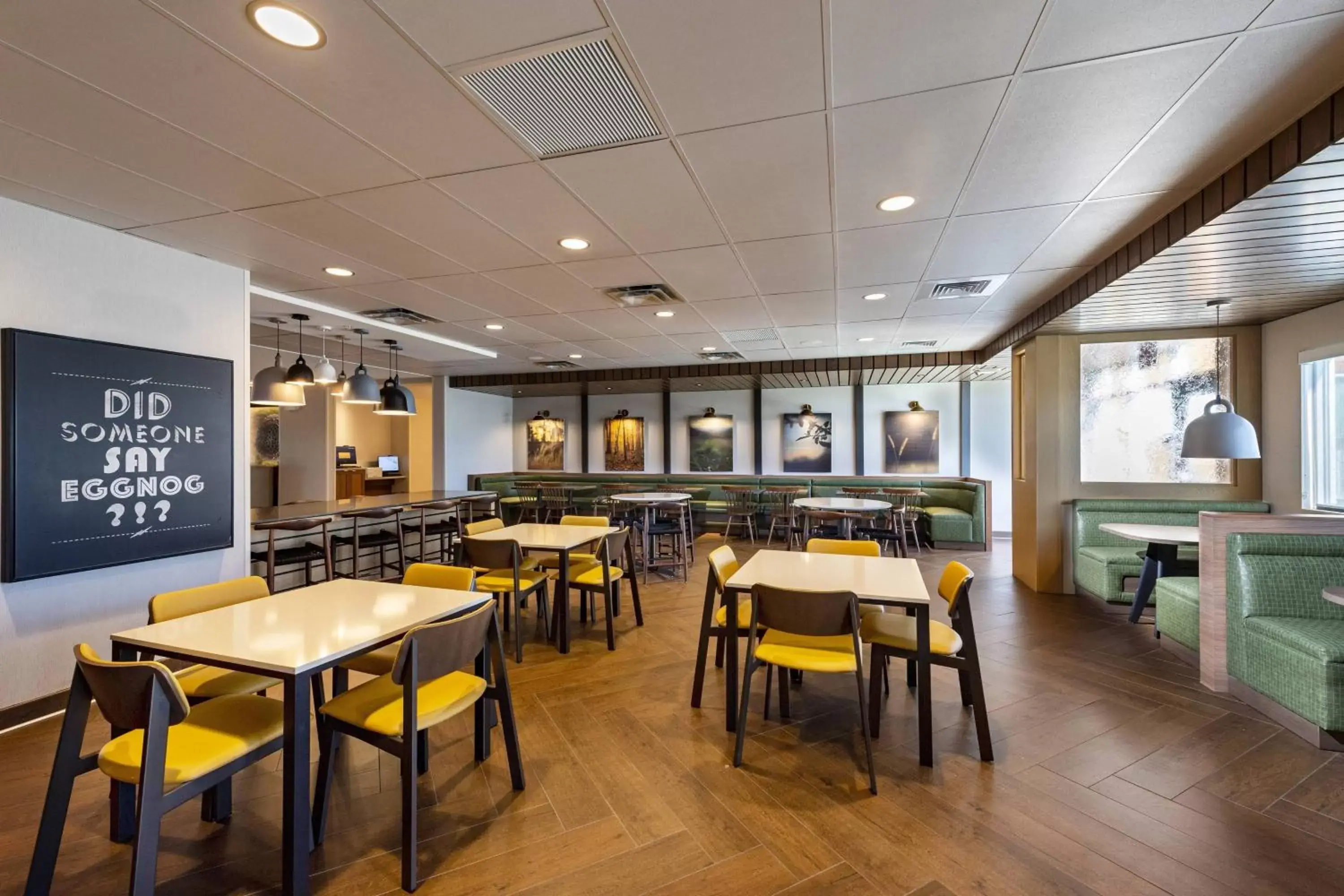 Breakfast, Restaurant/Places to Eat in Fairfield Inn & Suites by Marriott Phoenix West/Tolleson