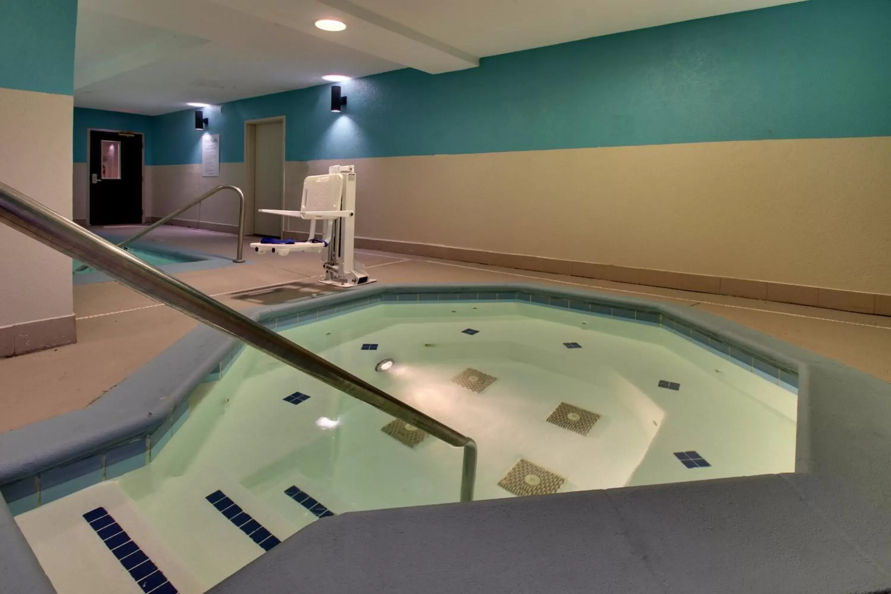 Swimming Pool in Holiday Inn Express - Horse Cave, an IHG Hotel