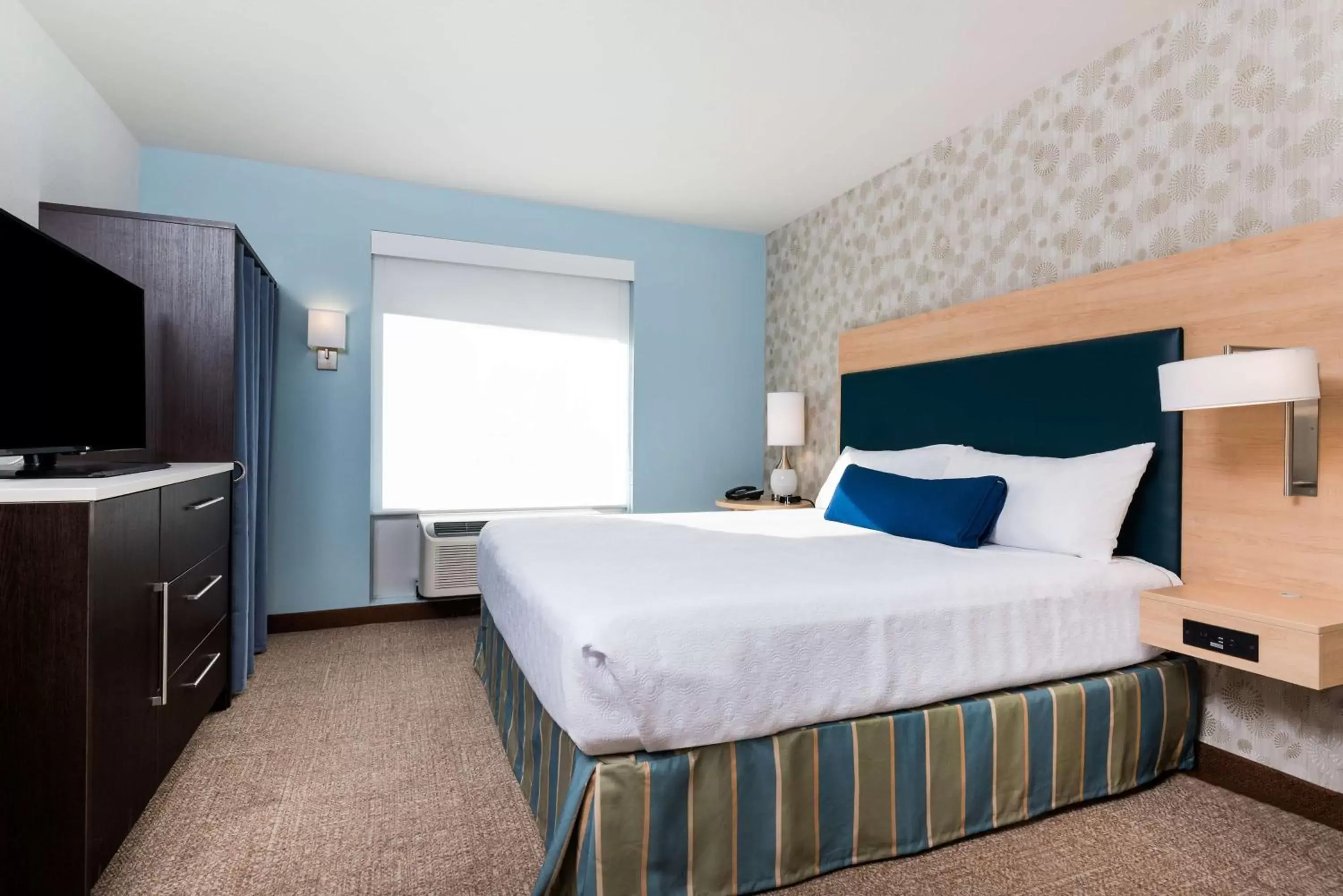 Bedroom, Bed in Home2 Suites By Hilton Ft. Lauderdale Airport-Cruise Port