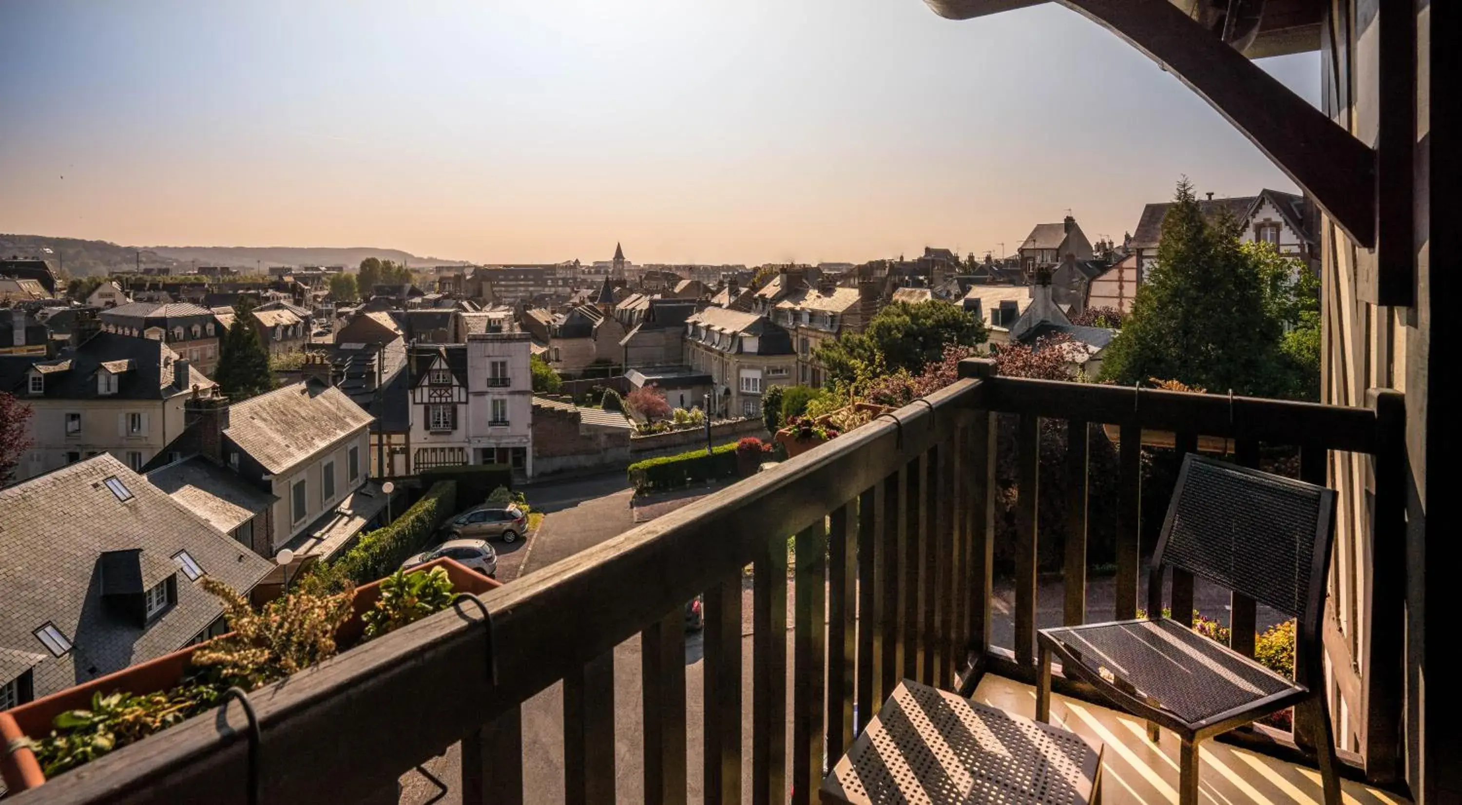 Spring, Balcony/Terrace in Best Western Plus Hostellerie Du Vallon