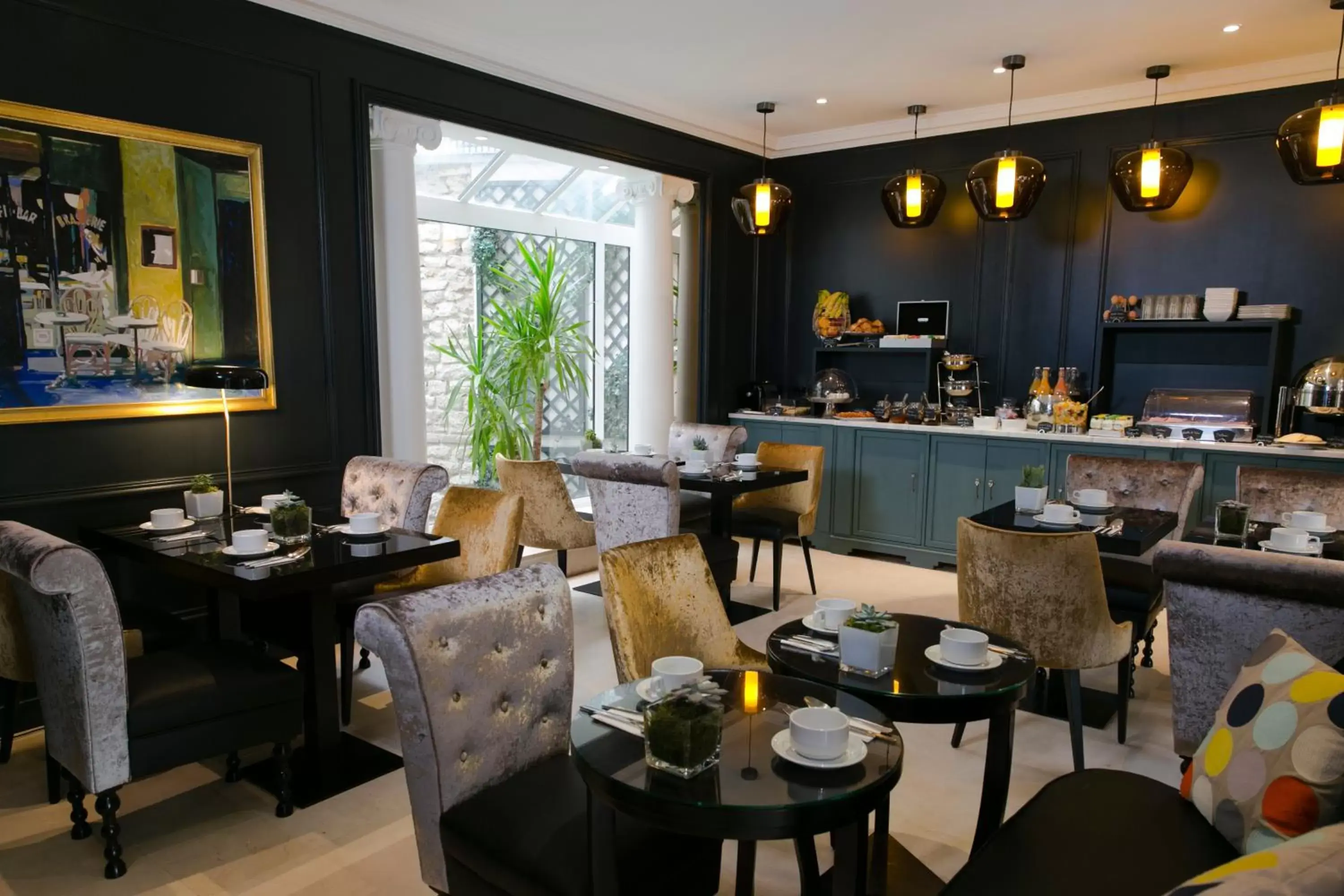 Lounge or bar, Restaurant/Places to Eat in Hotel de Neuville Arc de Triomphe