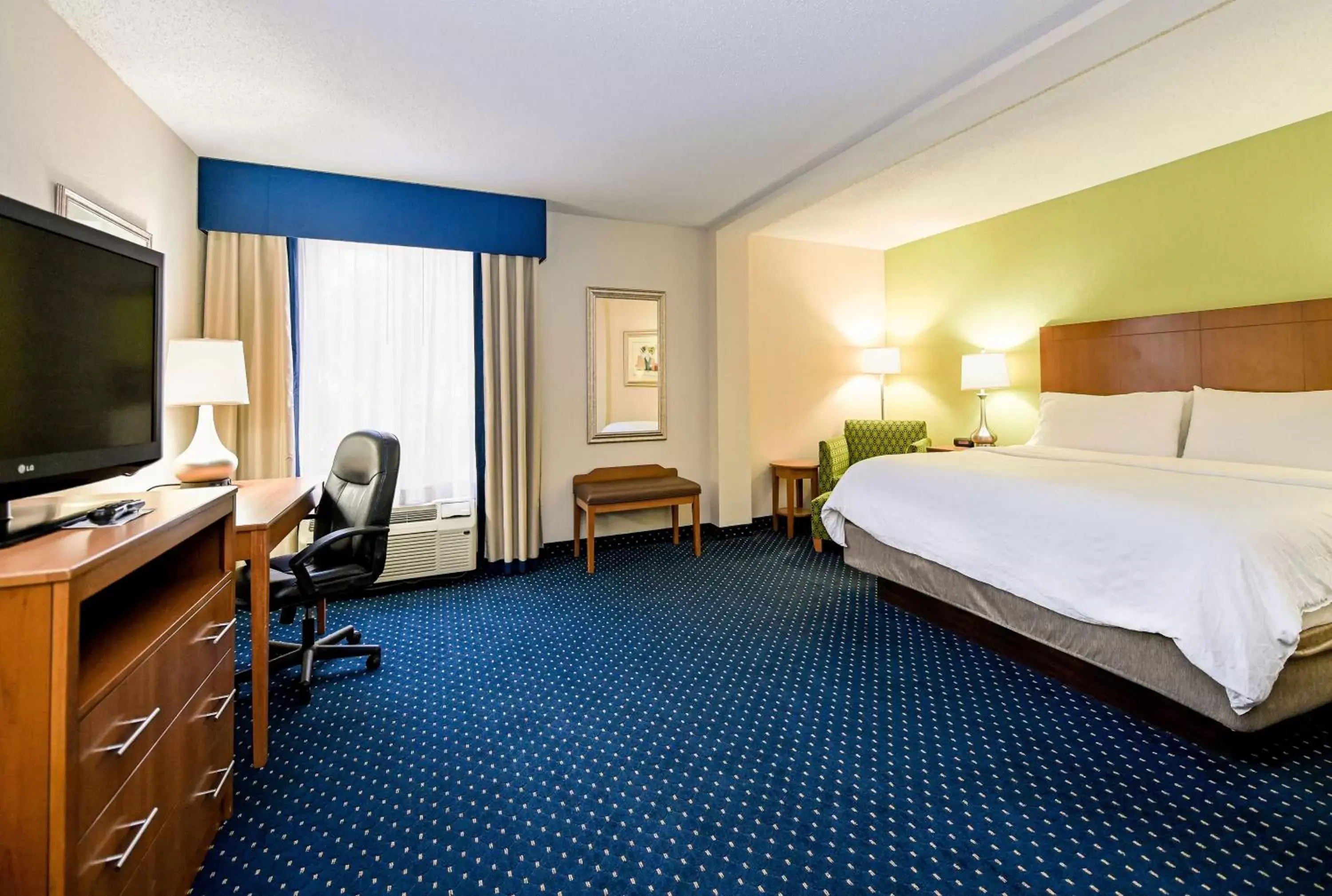 Photo of the whole room in Holiday Inn Express Ashland, an IHG Hotel