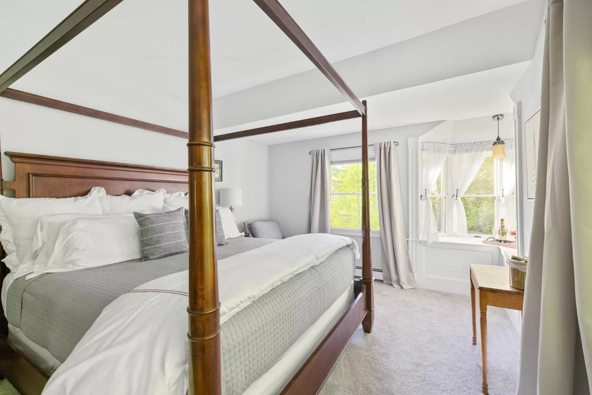 Photo of the whole room in Noble House Inn