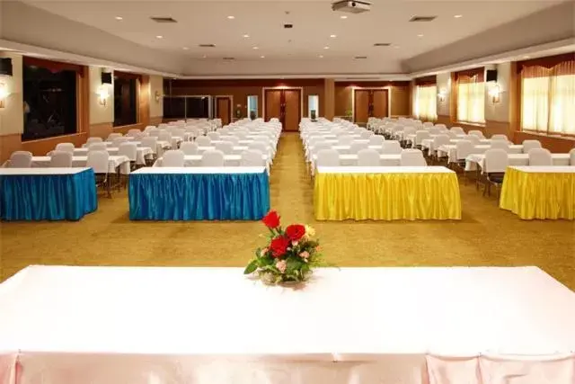 Business facilities in Golden Crown Grand Hotel