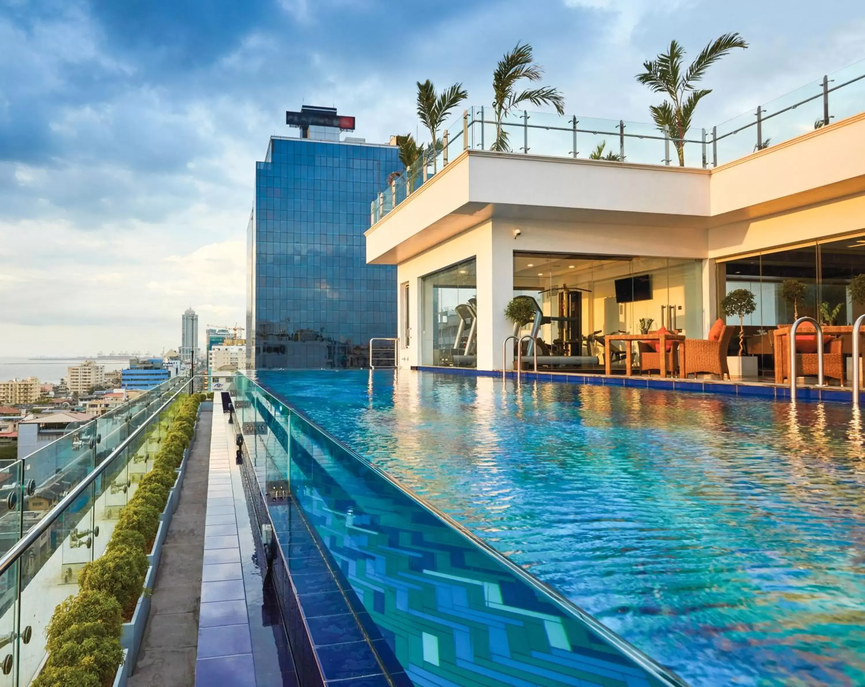 Pool view, Swimming Pool in Mandarina Colombo