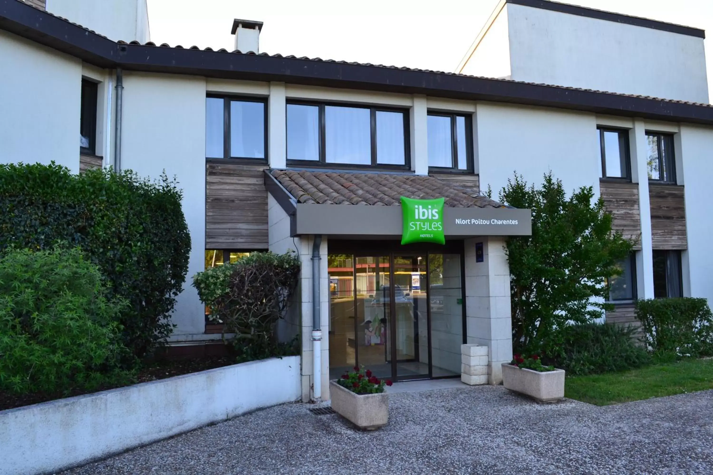 Facade/entrance, Property Building in ibis Styles Niort Poitou Charentes
