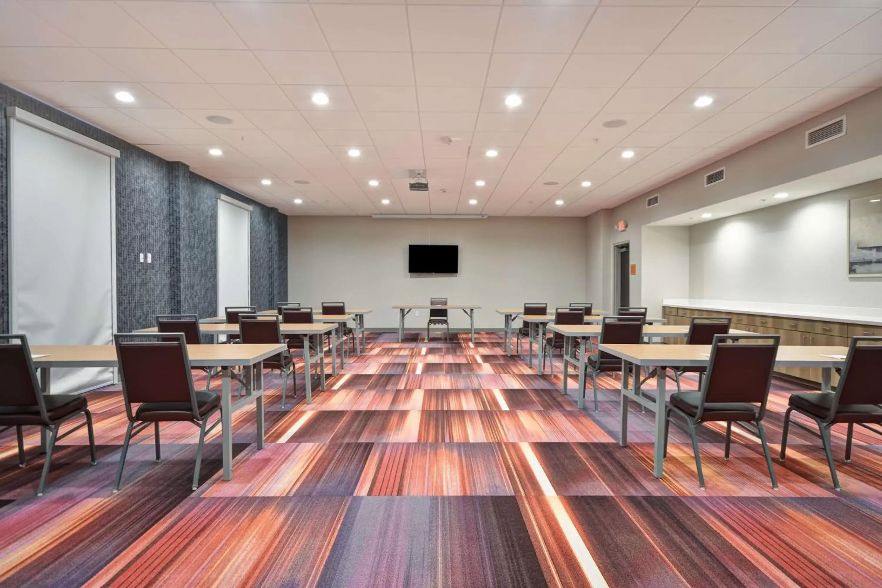 Meeting/conference room in Home2 Suites By Hilton Columbus Airport East Broad