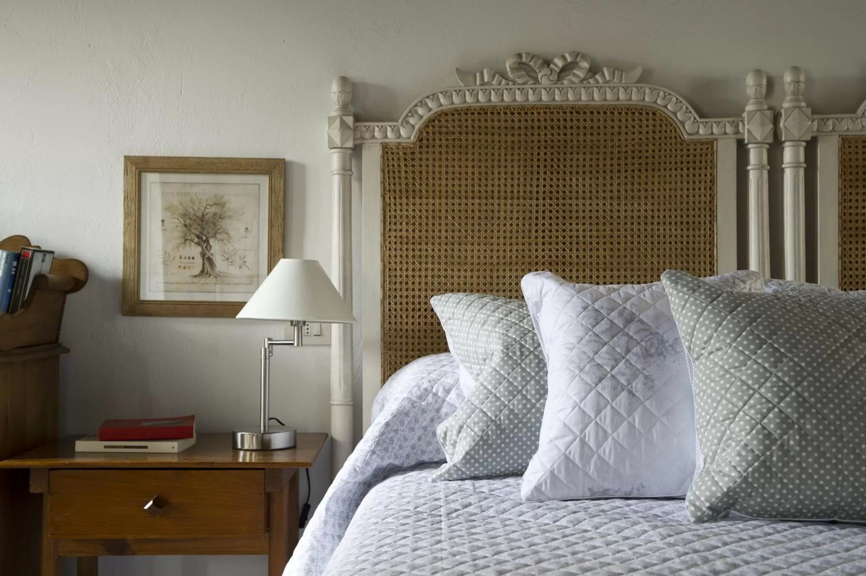 Decorative detail, Bed in Il Relais dell'Abbazia