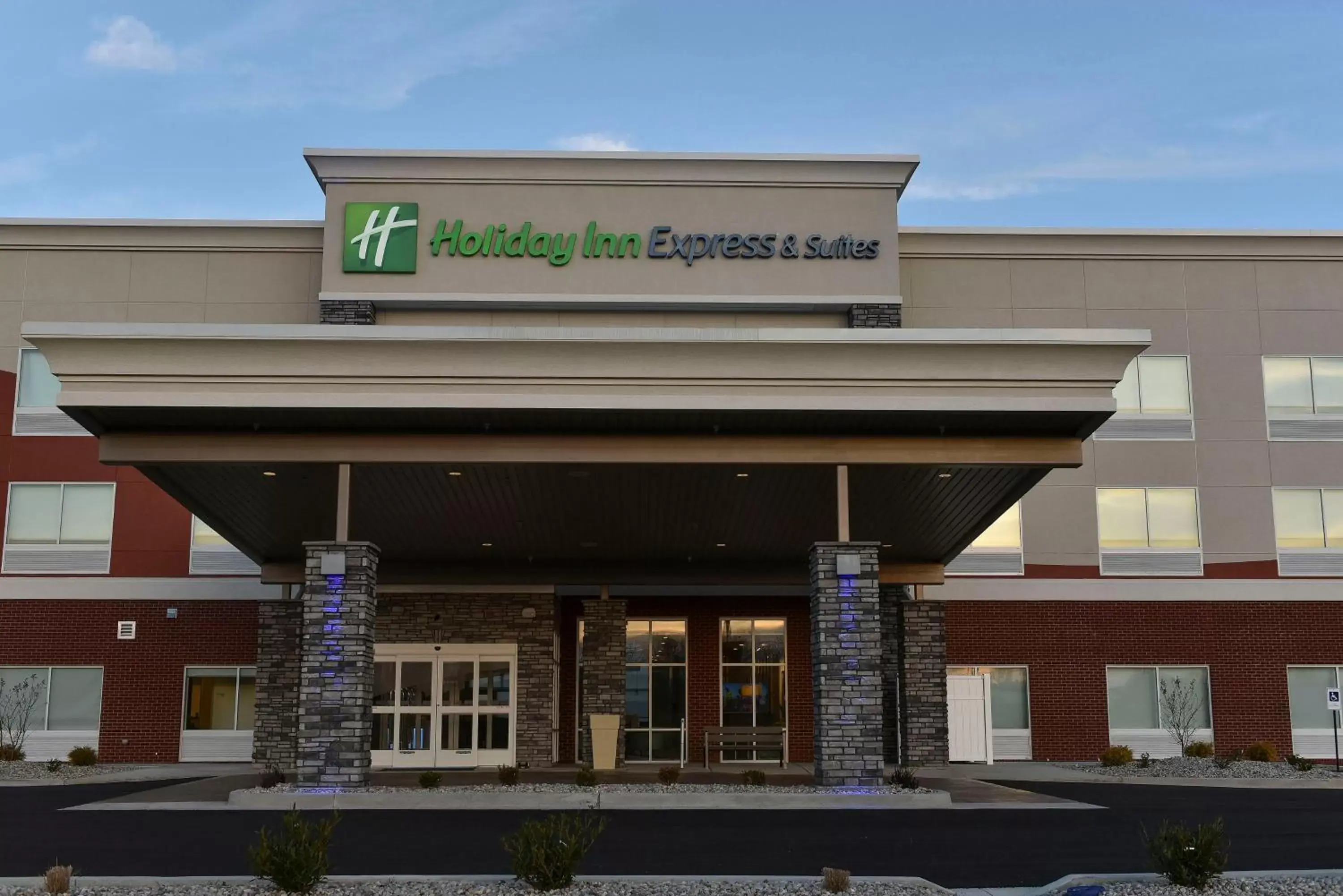 Property building in Holiday Inn Express & Suites - Madisonville, an IHG Hotel