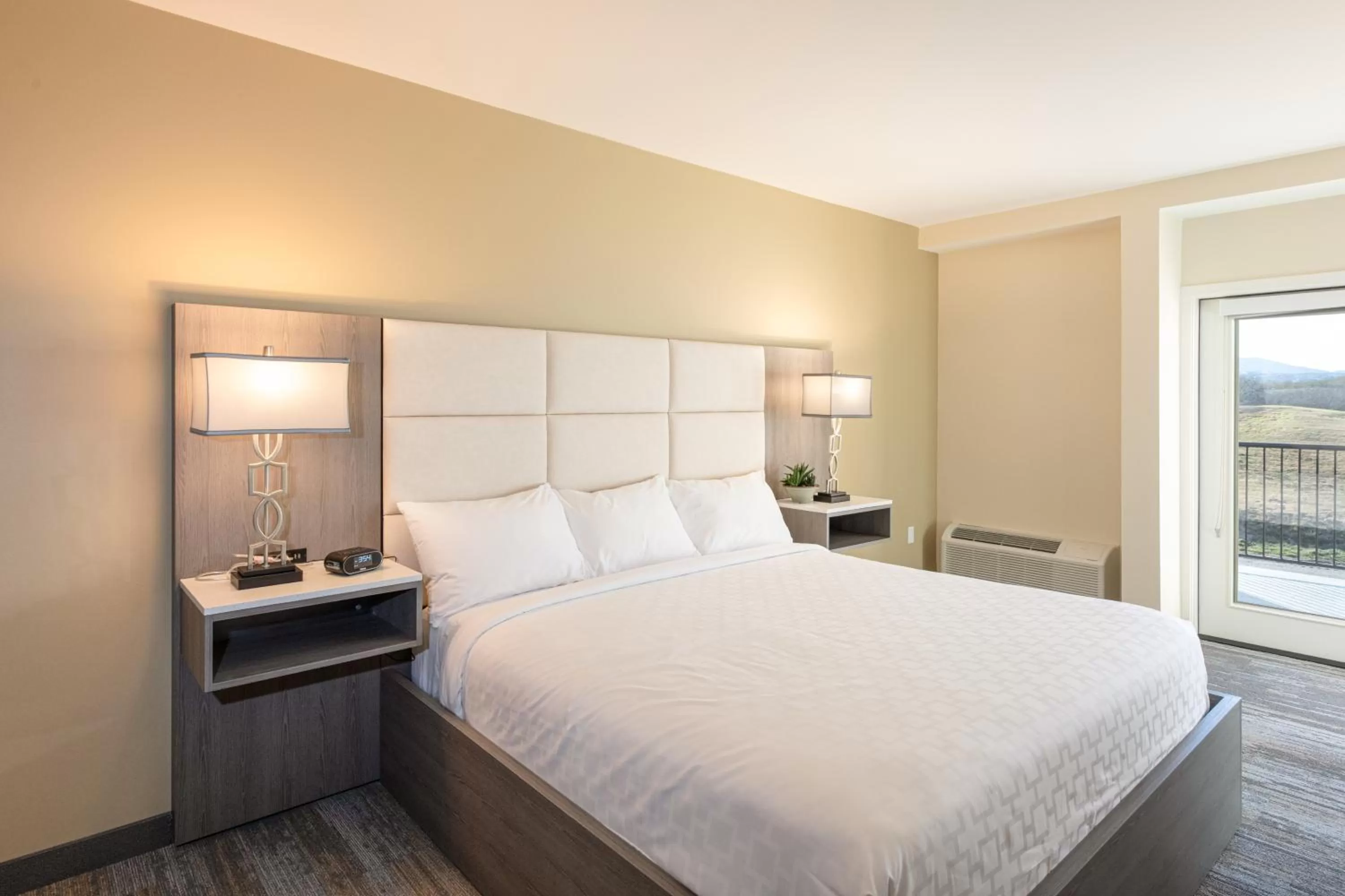 Bed in Apache Gold Resort Hotel & Casino