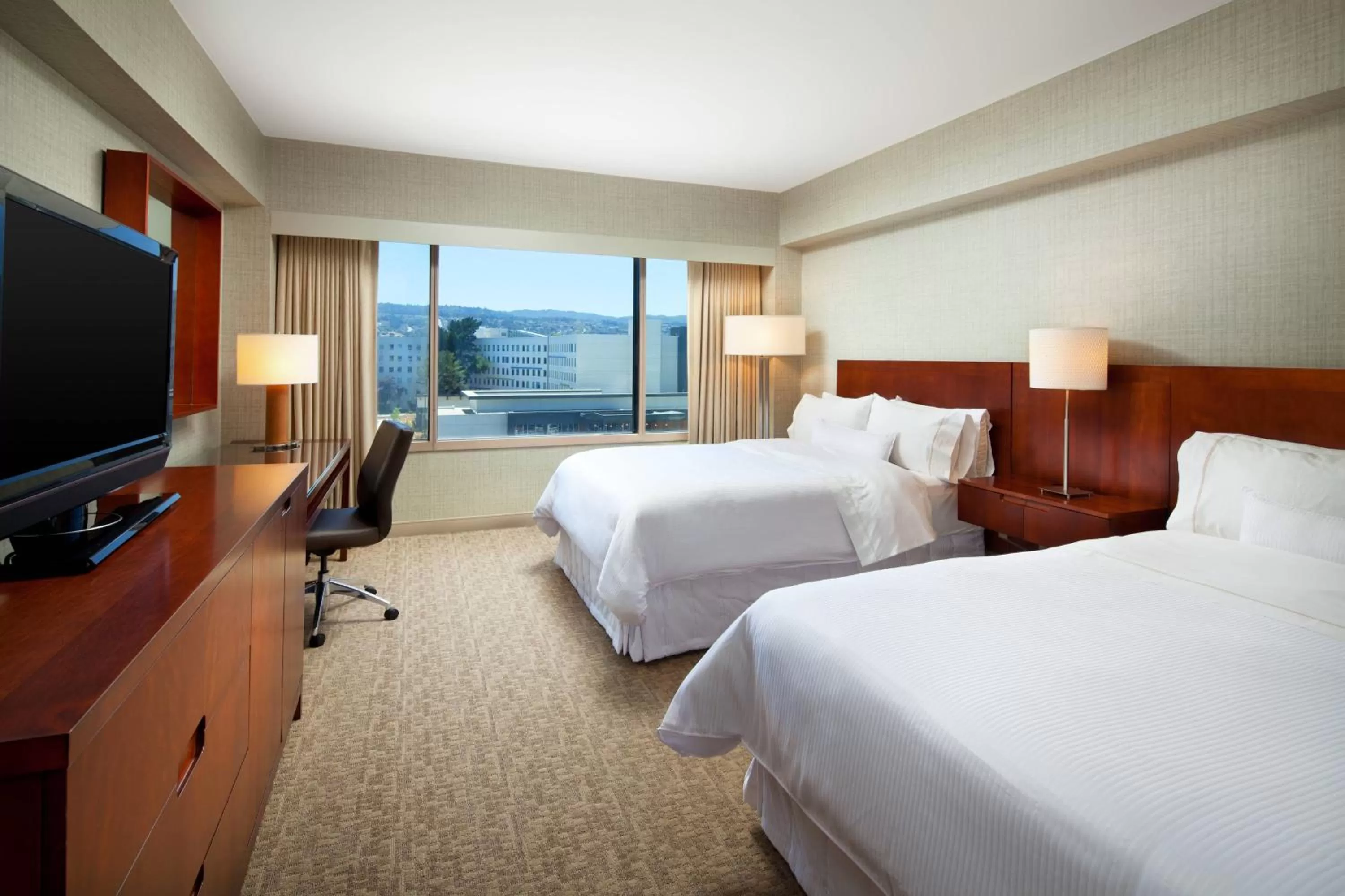 Photo of the whole room, Bed in The Westin San Francisco Airport