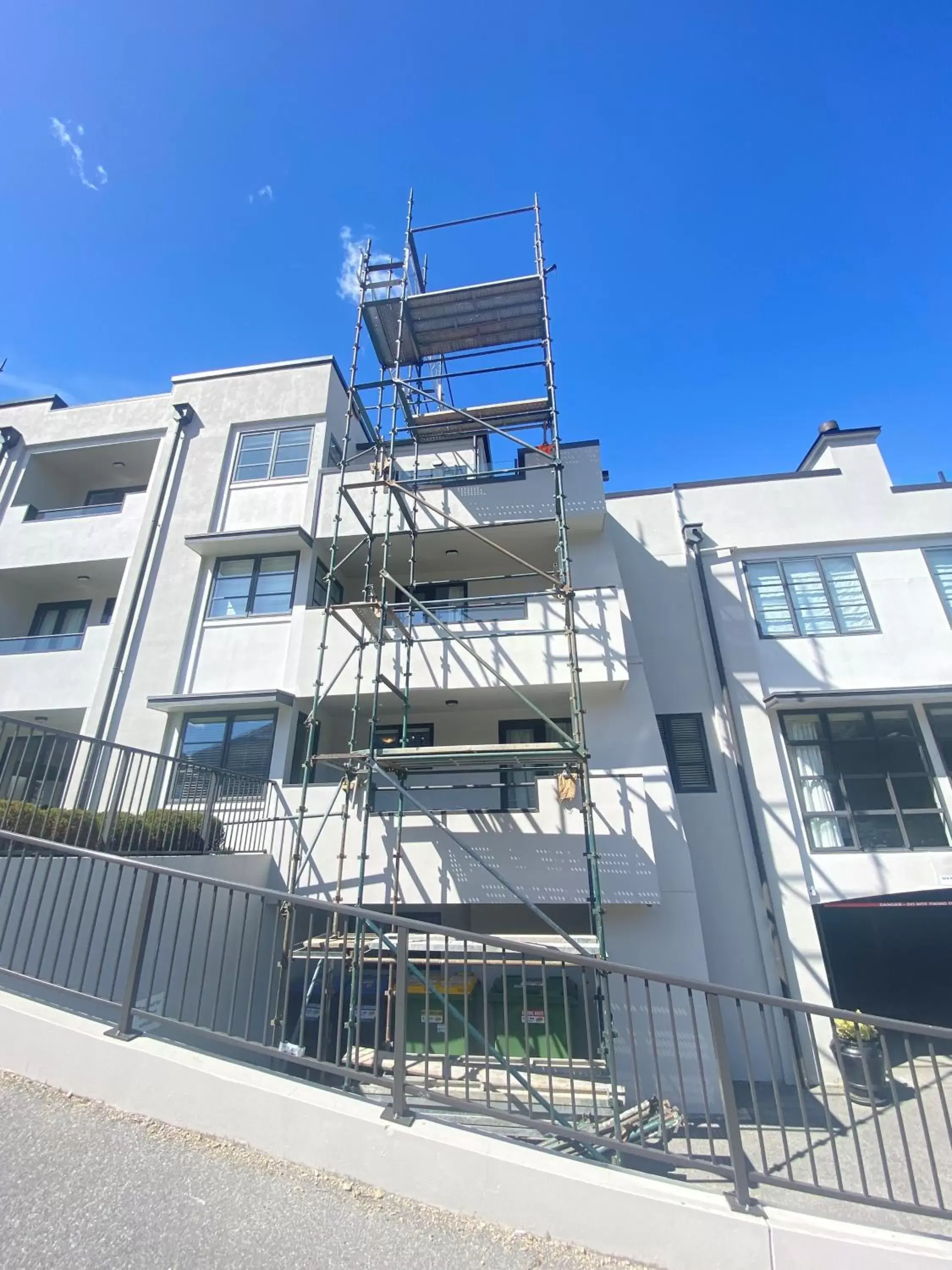 Four-Bedroom Apartment with Mountain View in The Glebe Apartments