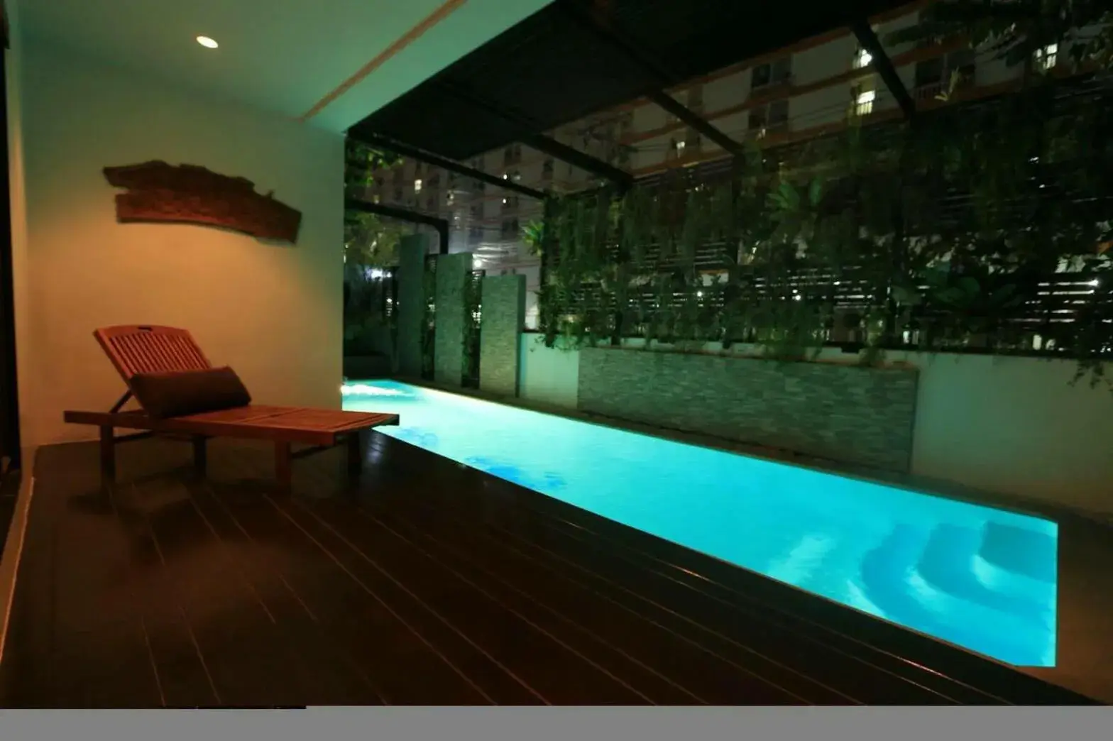 Swimming Pool in Yotaka Boutique Hotel Bangkok