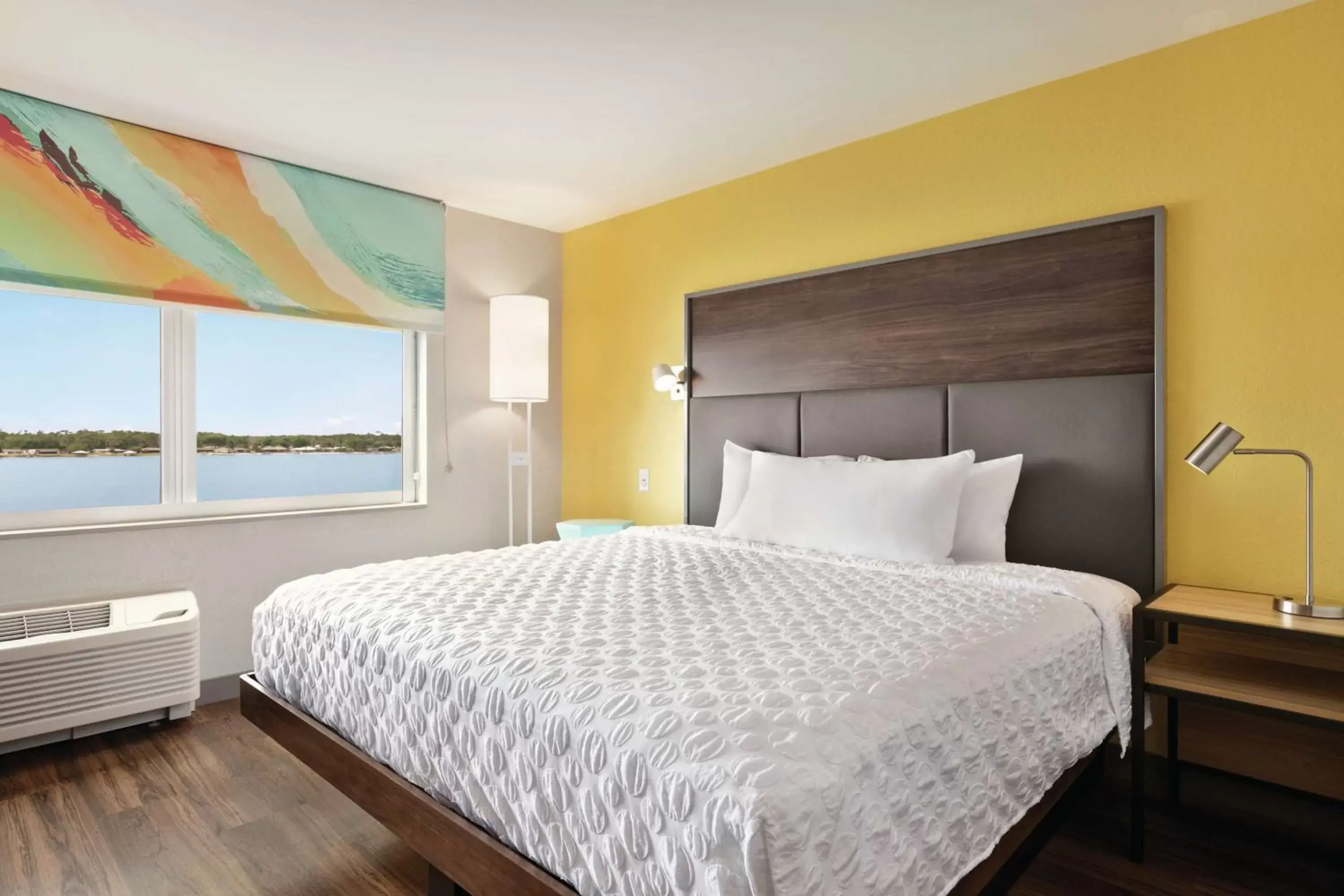 Bed in Tru By Hilton Sebring FL