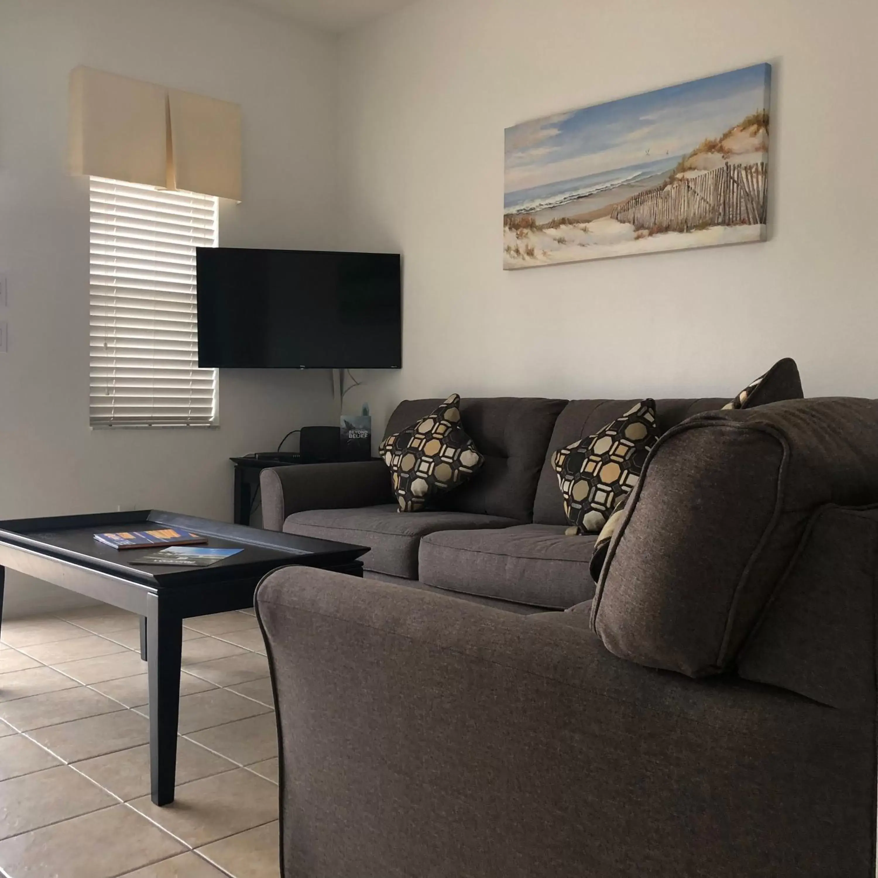 Living room, Seating Area in Encantada Resort Vacation Townhomes by IDILIQ