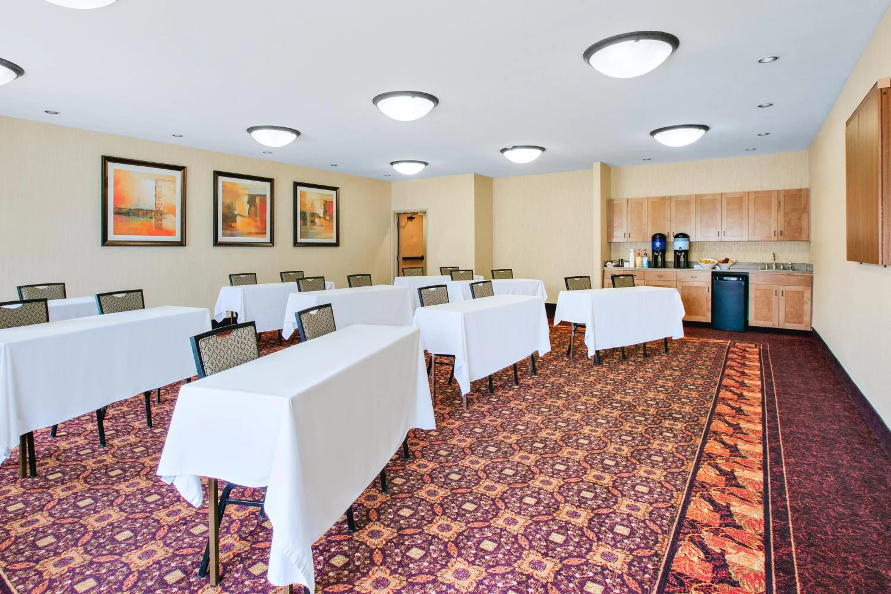 Meeting/conference room in Holiday Inn Express Hotel & Suites Gillette by IHG