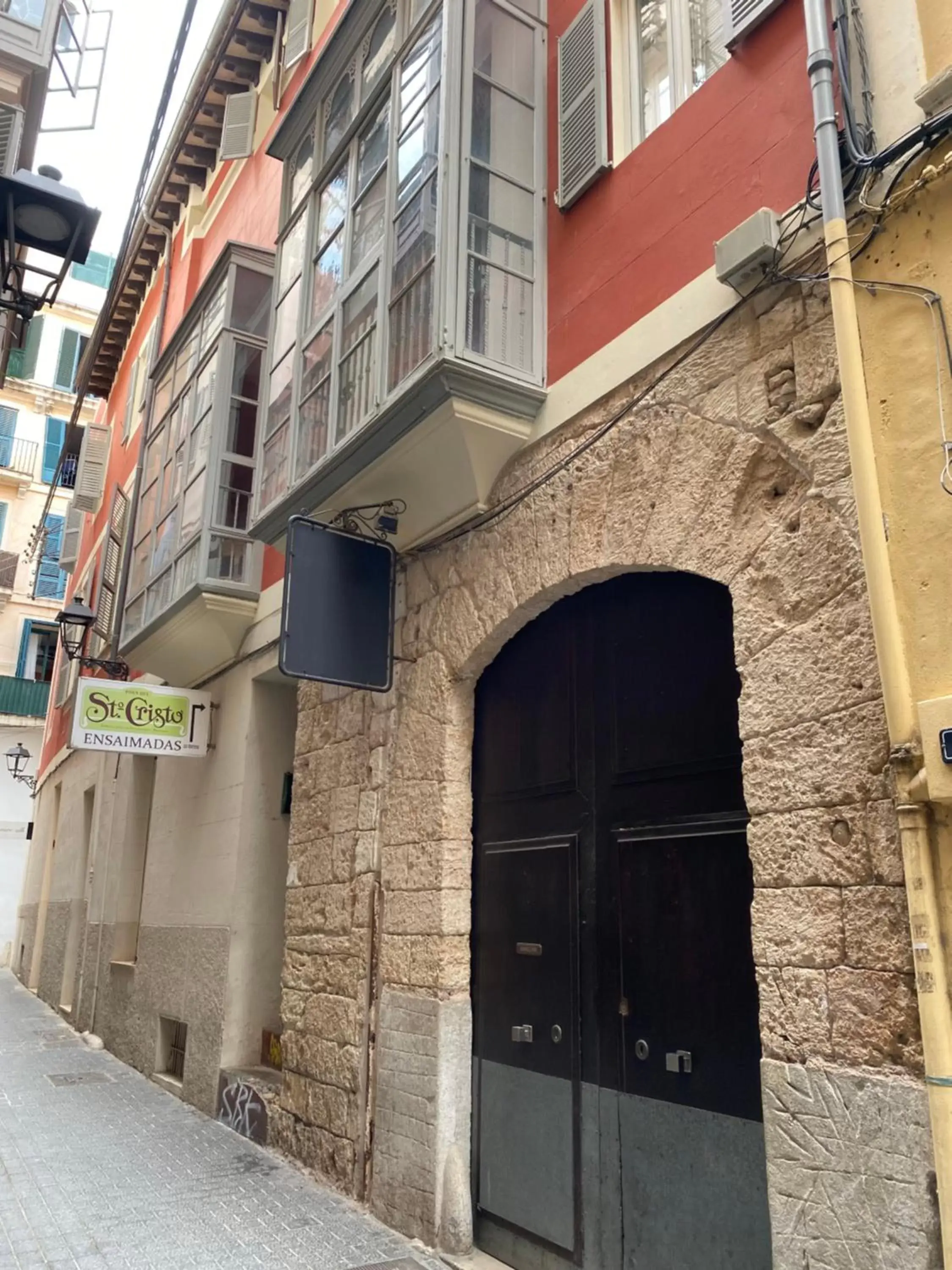 Property building in Antiguo Brondo Selfcheck-in Smart Rooms