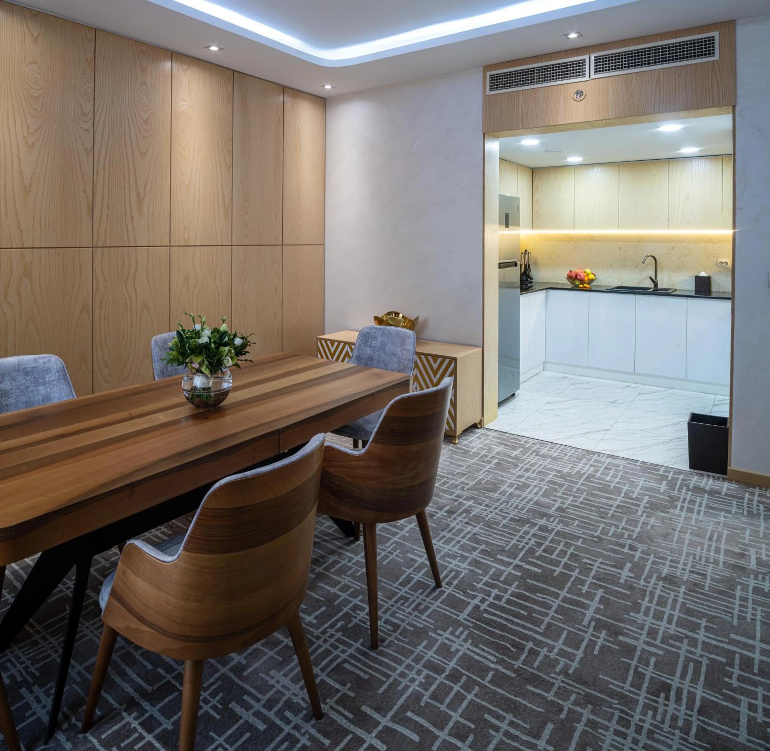 Kitchen or kitchenette in LOTTE City Hotels Tashkent Palace