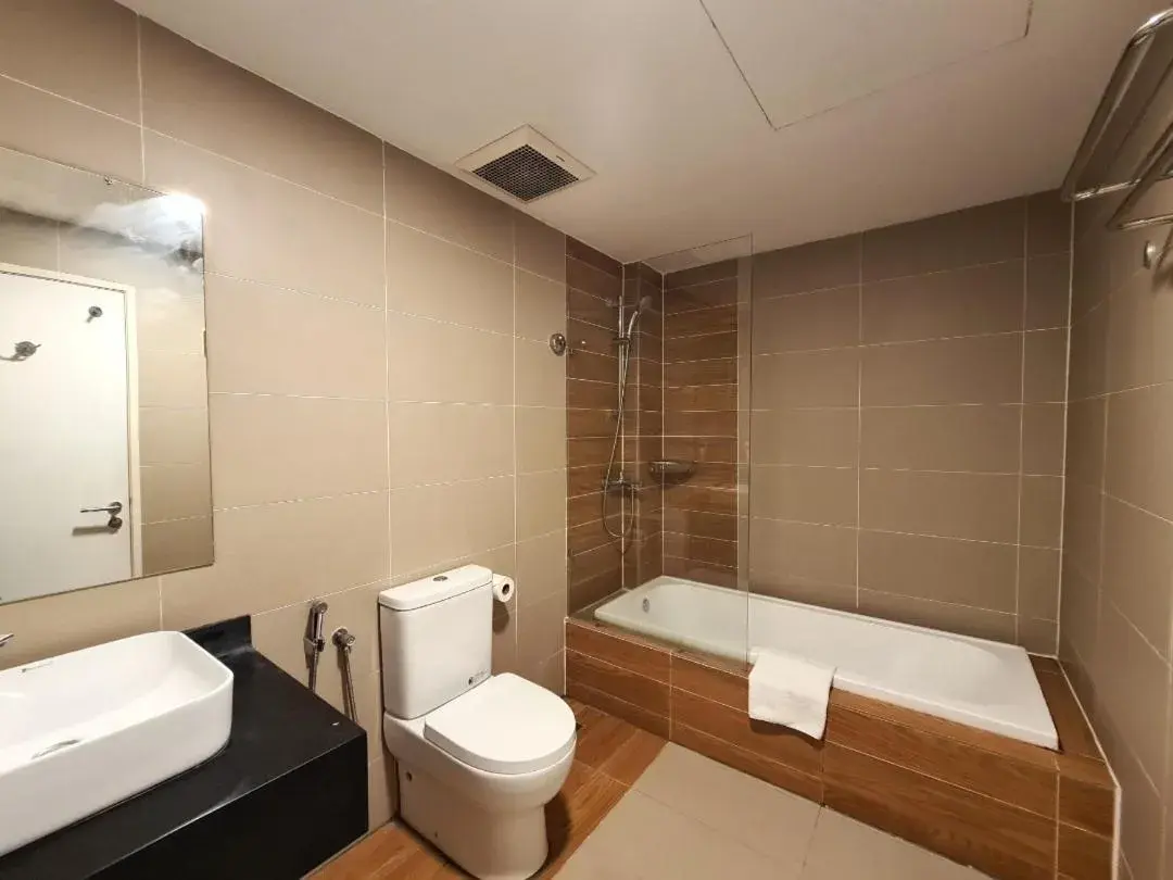 Bath, Bathroom in De Palma Hotel Shah Alam