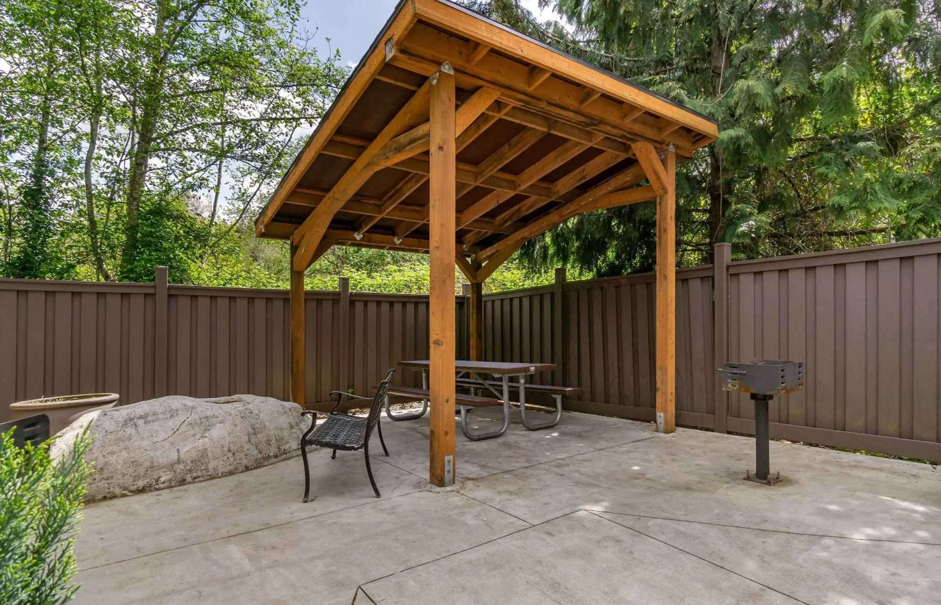 Property building, BBQ Facilities in Extended Stay America Premier Suites - Seattle - Bellevue - Downtown